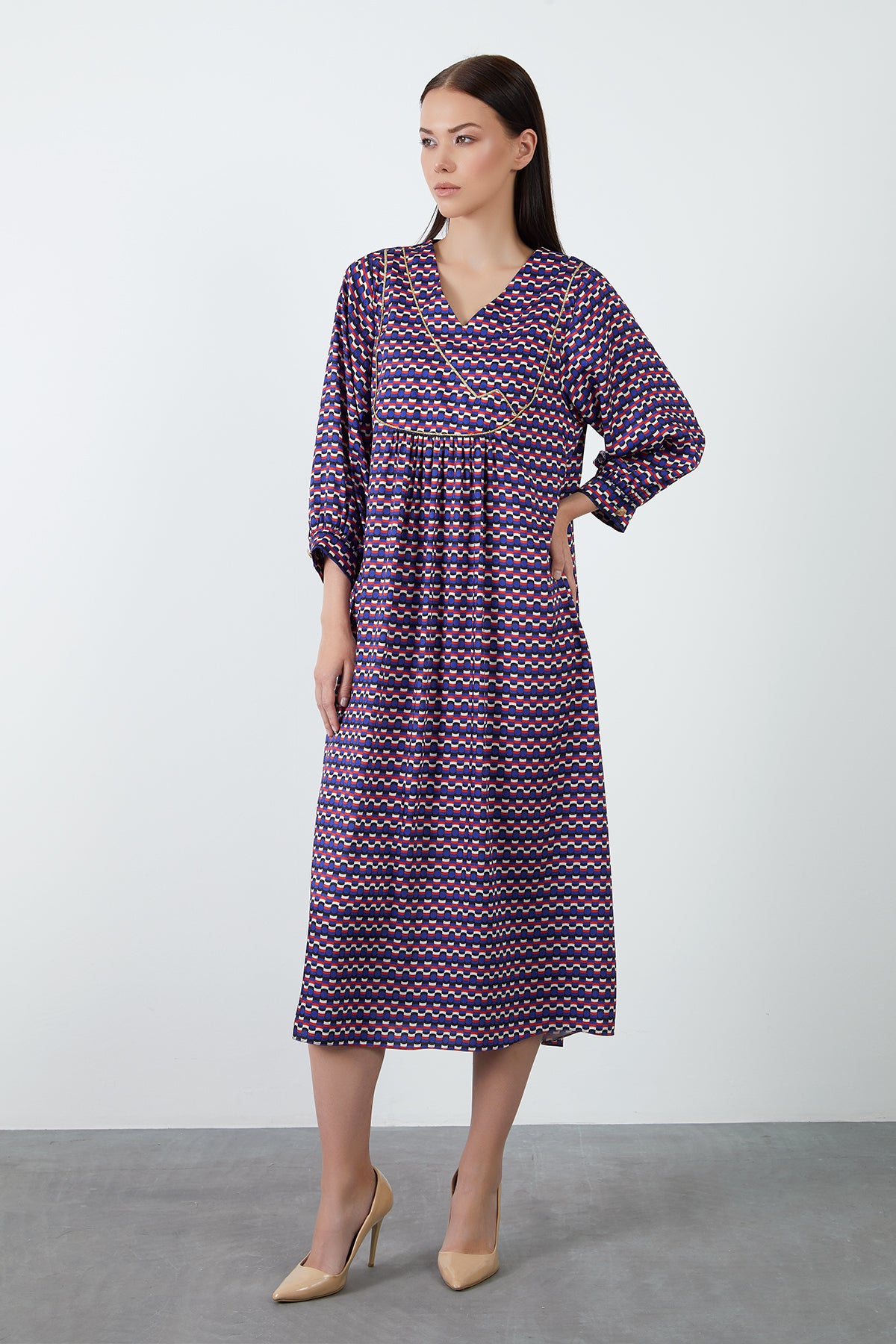 Şerit Detaylı V Yaka Midi Elbise