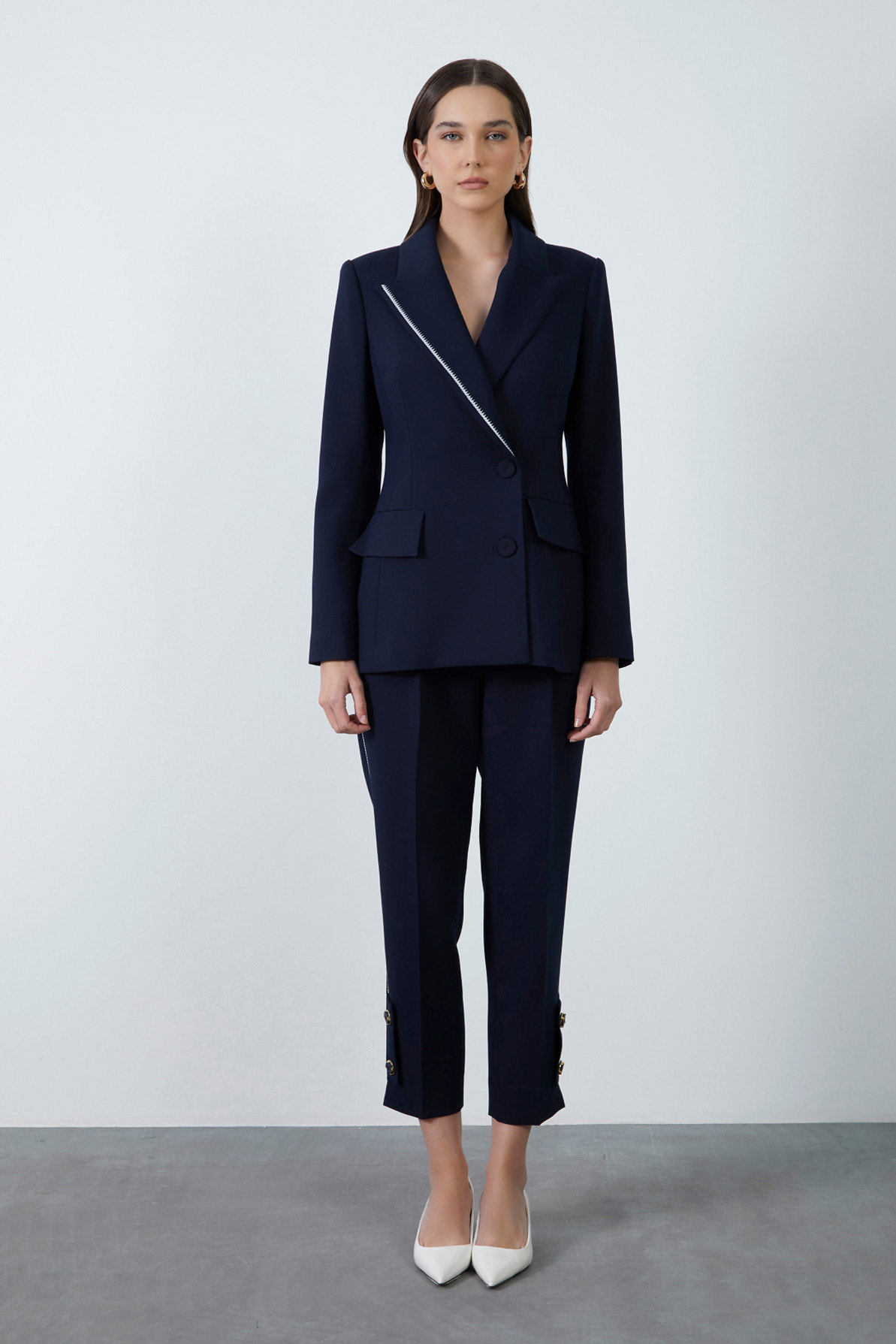 Yakası Nakış Detaylı Ceket