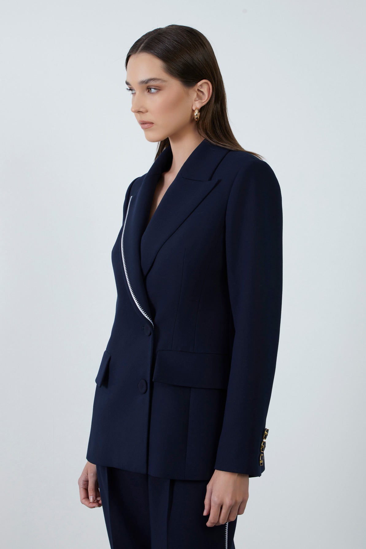 Yakası Nakış Detaylı Ceket