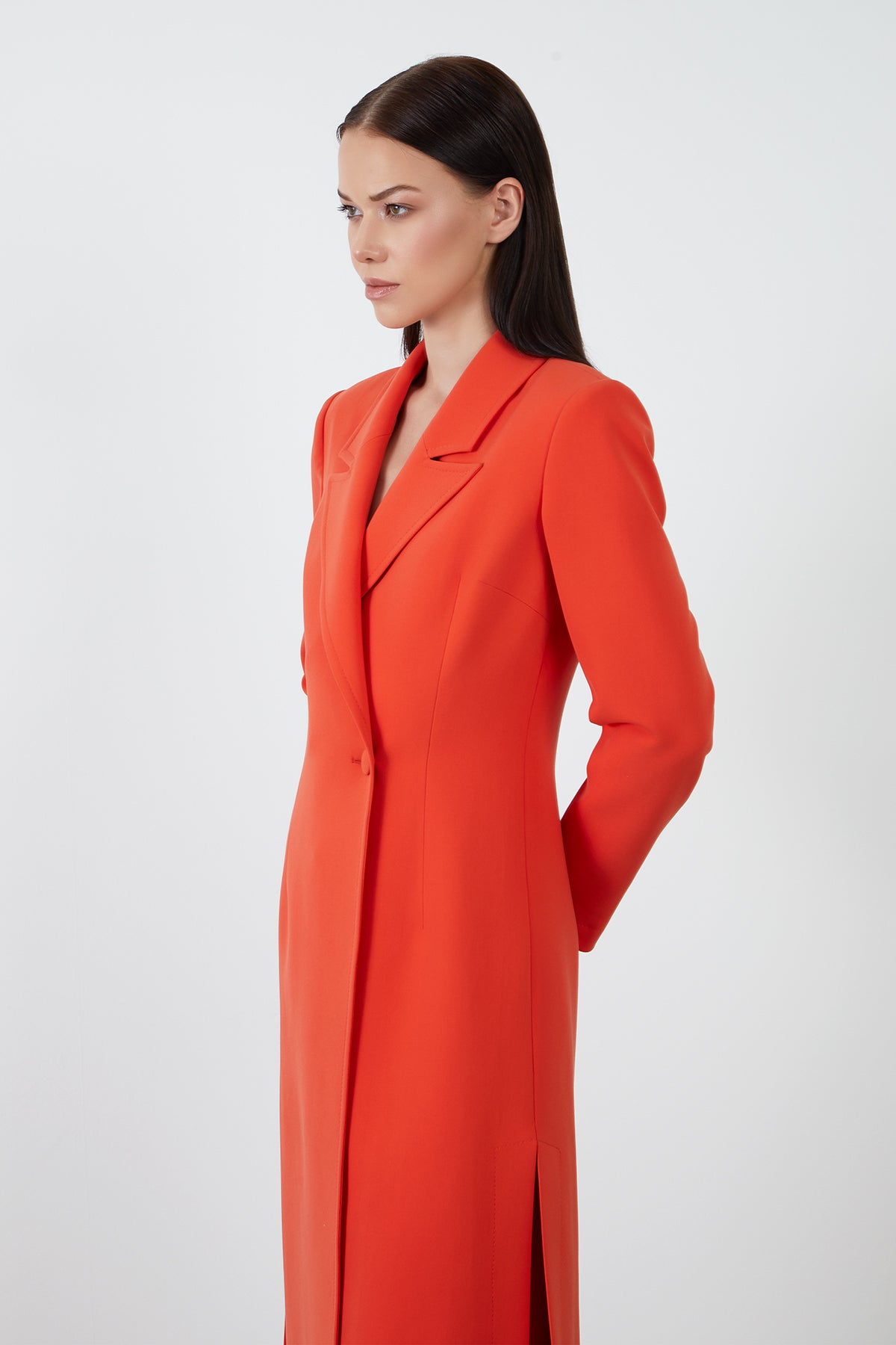 Yırtmaç Detaylı Uzun Ceket