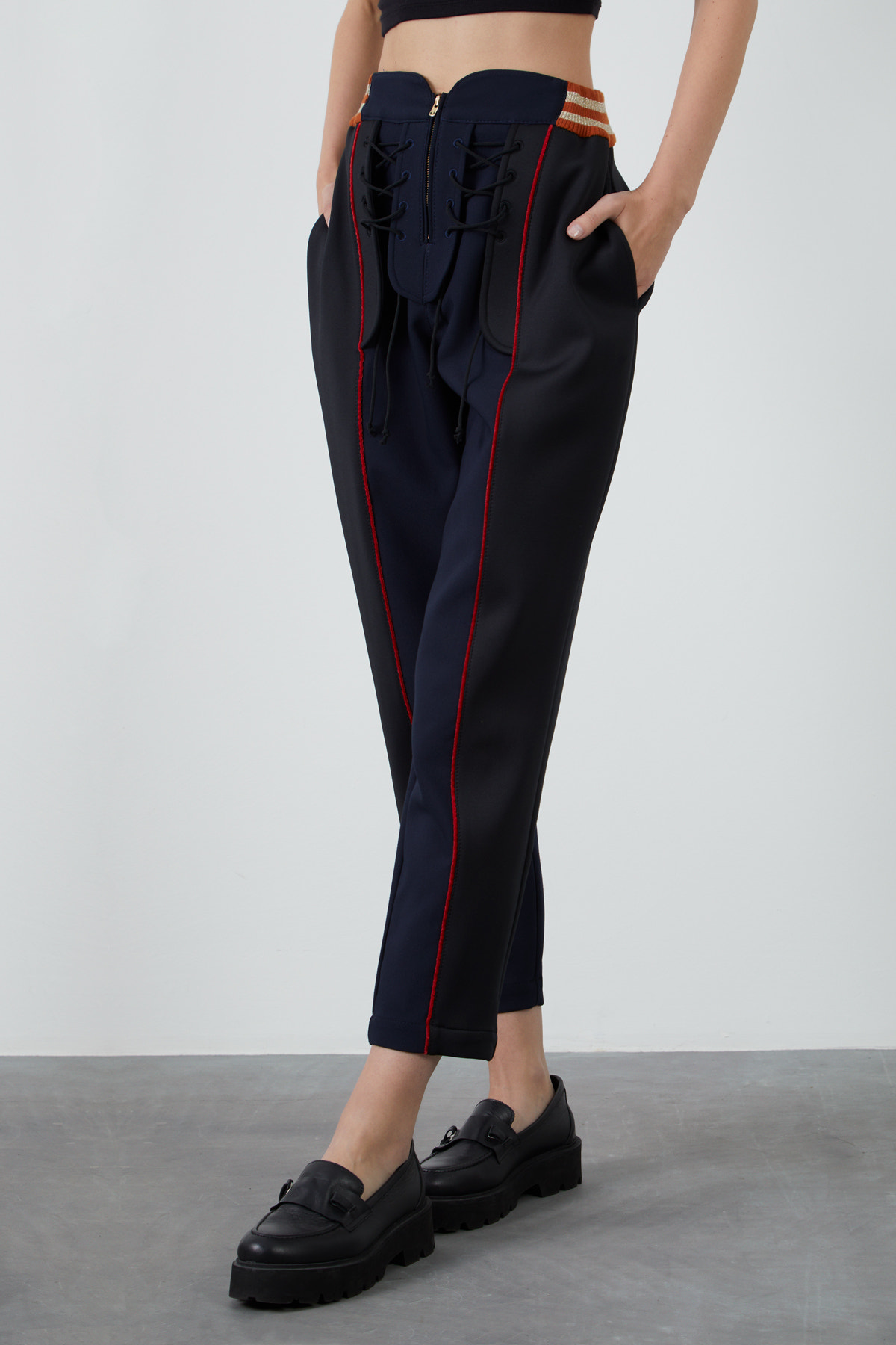 Kuşgözü Detaylı Pantolon