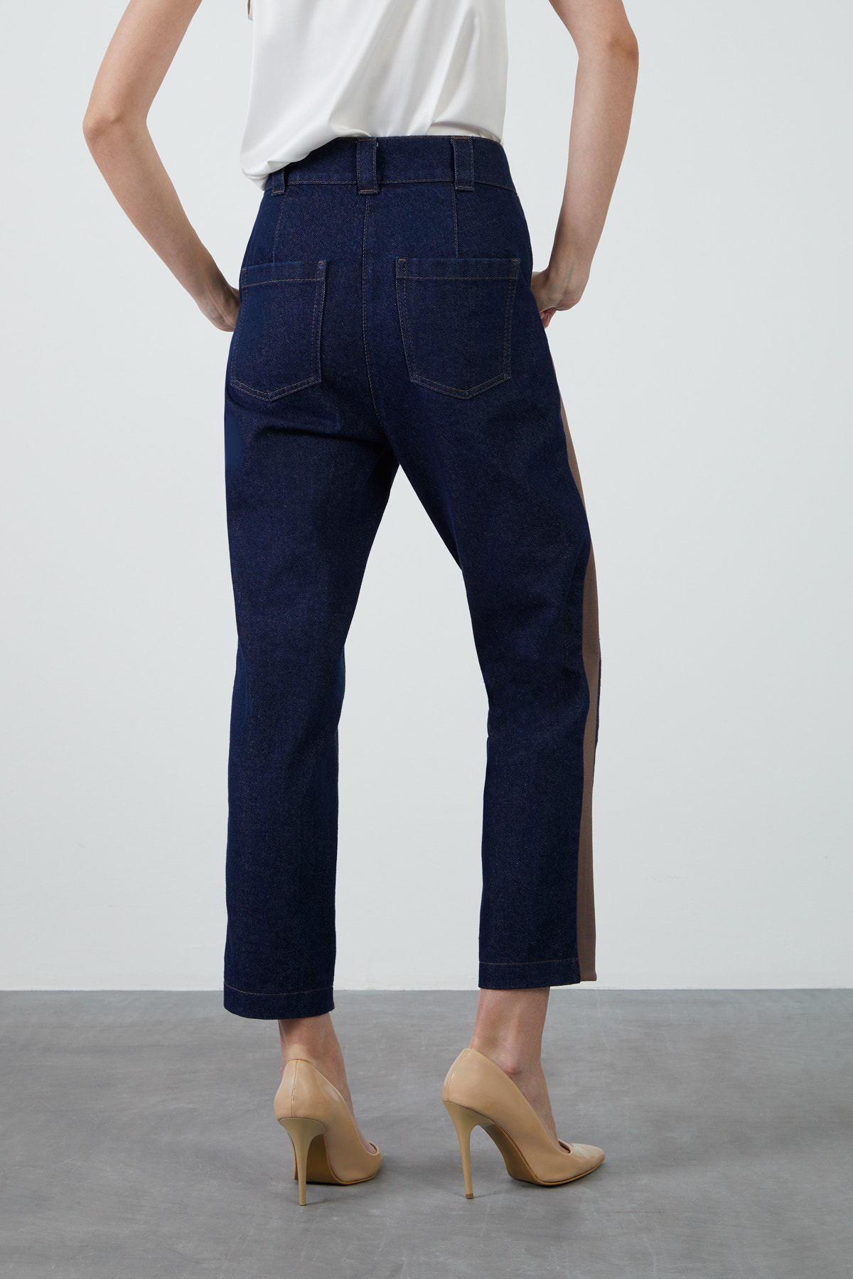 Garni Detaylı Jean Pantolon