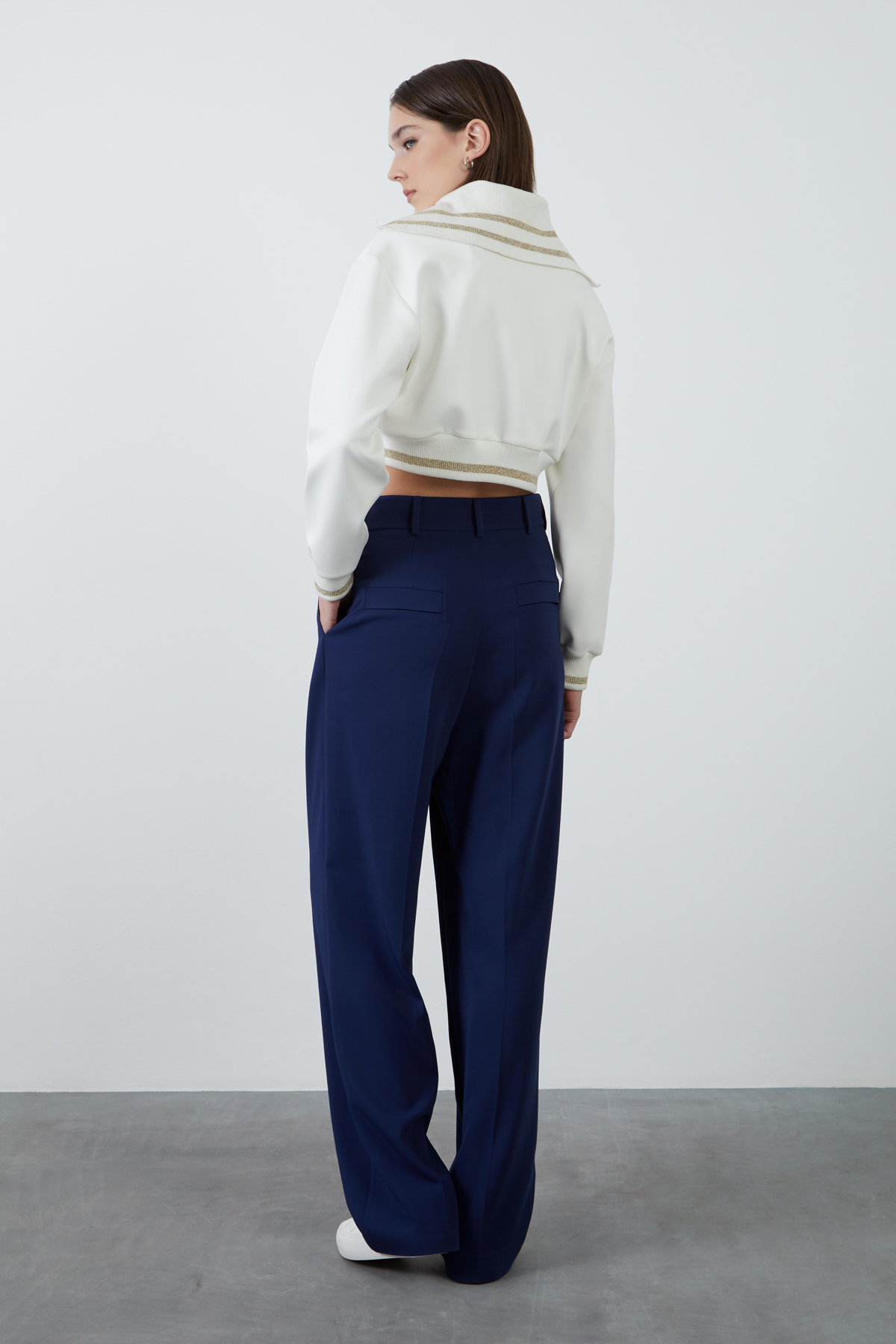 Nakış Detaylı İşlemeli Sweatshirt