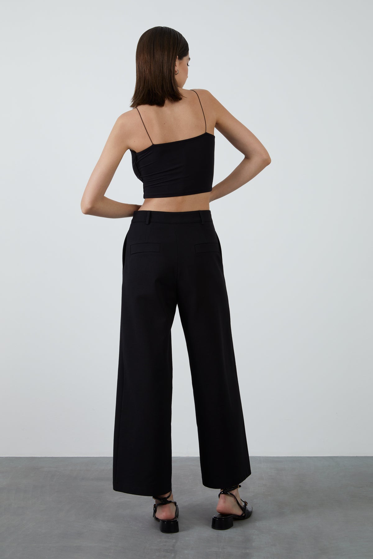 Asimetrik Detaylı Pantolon