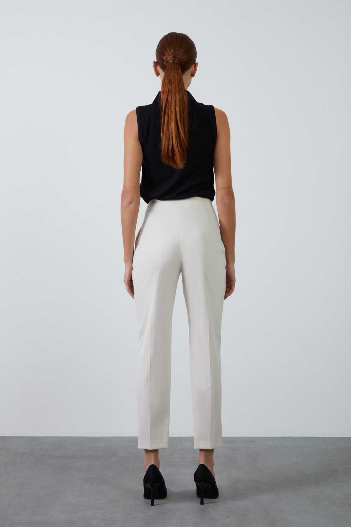 Yandan Fermuarlı Ve Cep Detaylı Bej Havuç Pantolon