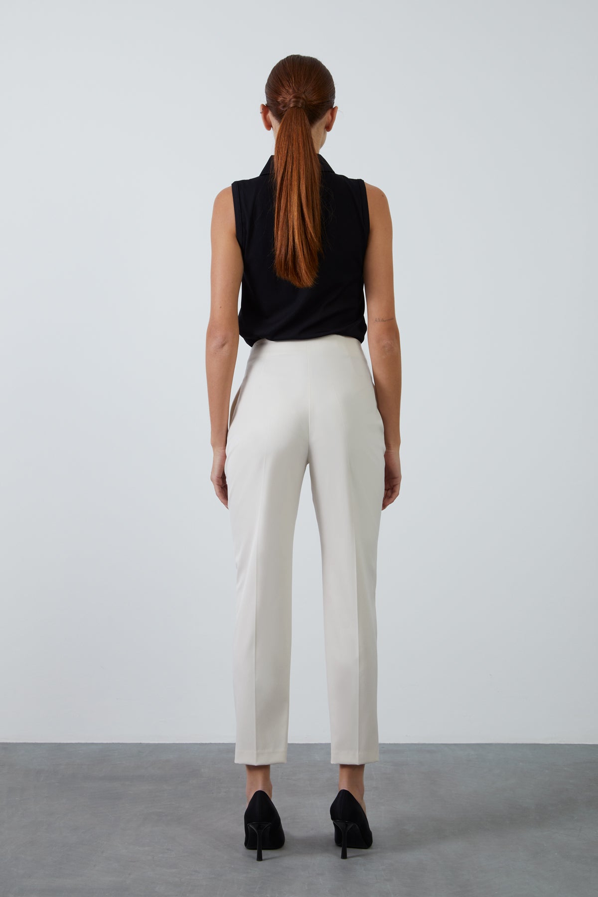 Yandan Fermuarlı Ve Cep Detaylı Bej Havuç Pantolon