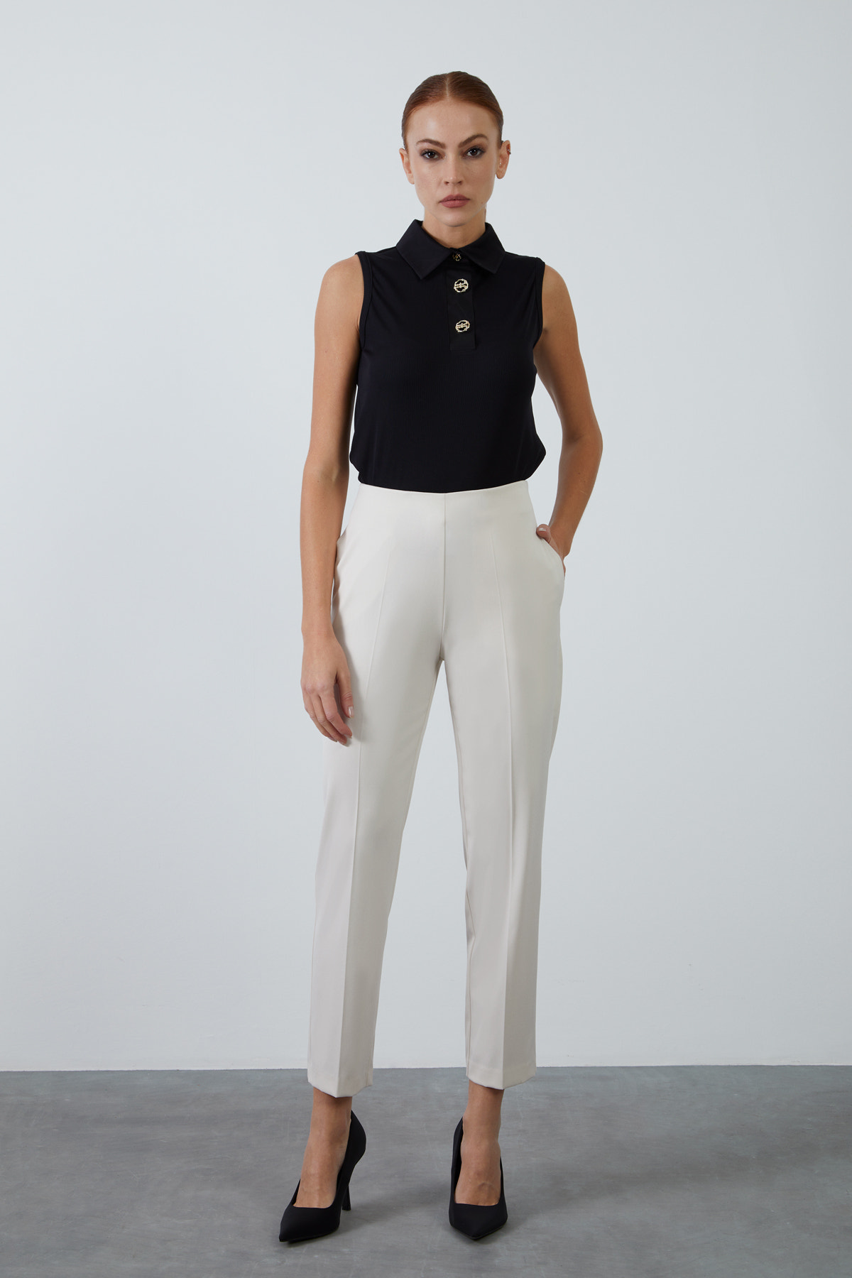 Yandan Fermuarlı Ve Cep Detaylı Bej Havuç Pantolon