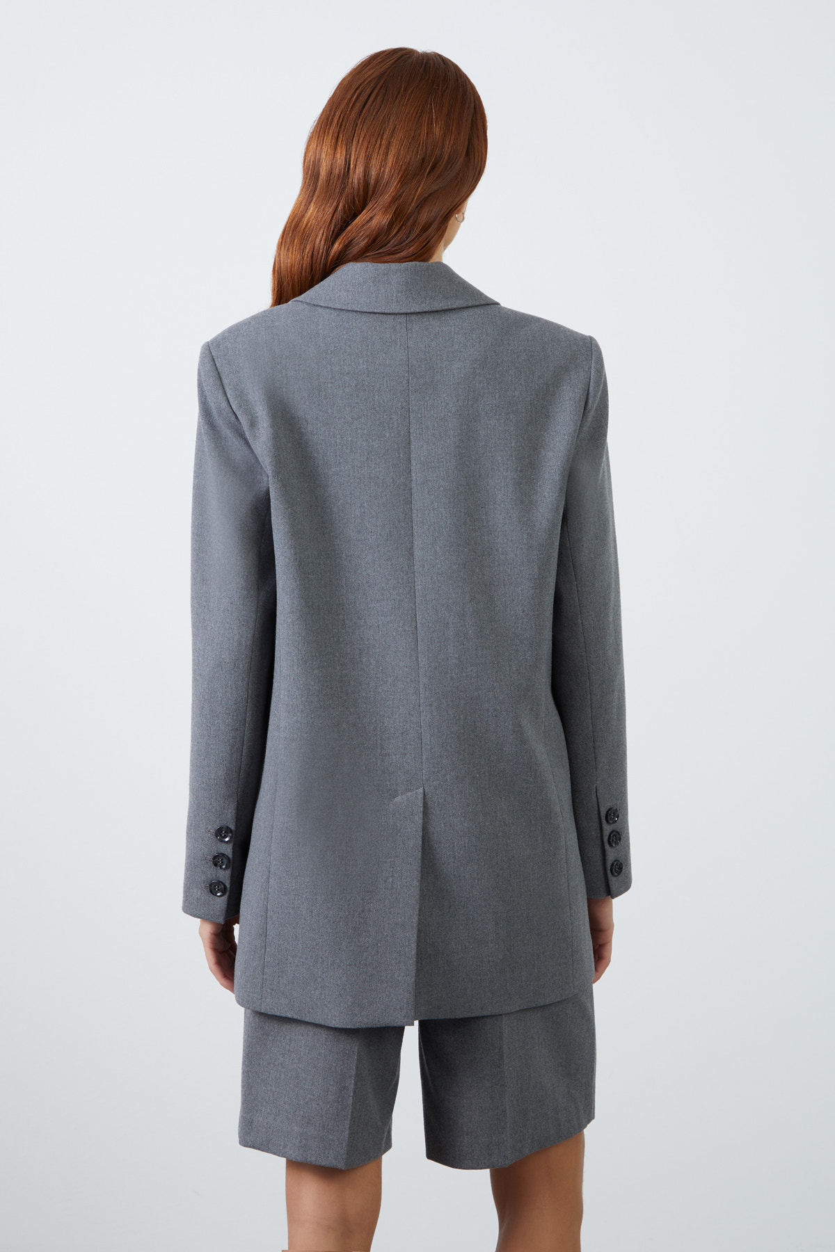 Şortlu Ve Bleazer Ceketli Takım