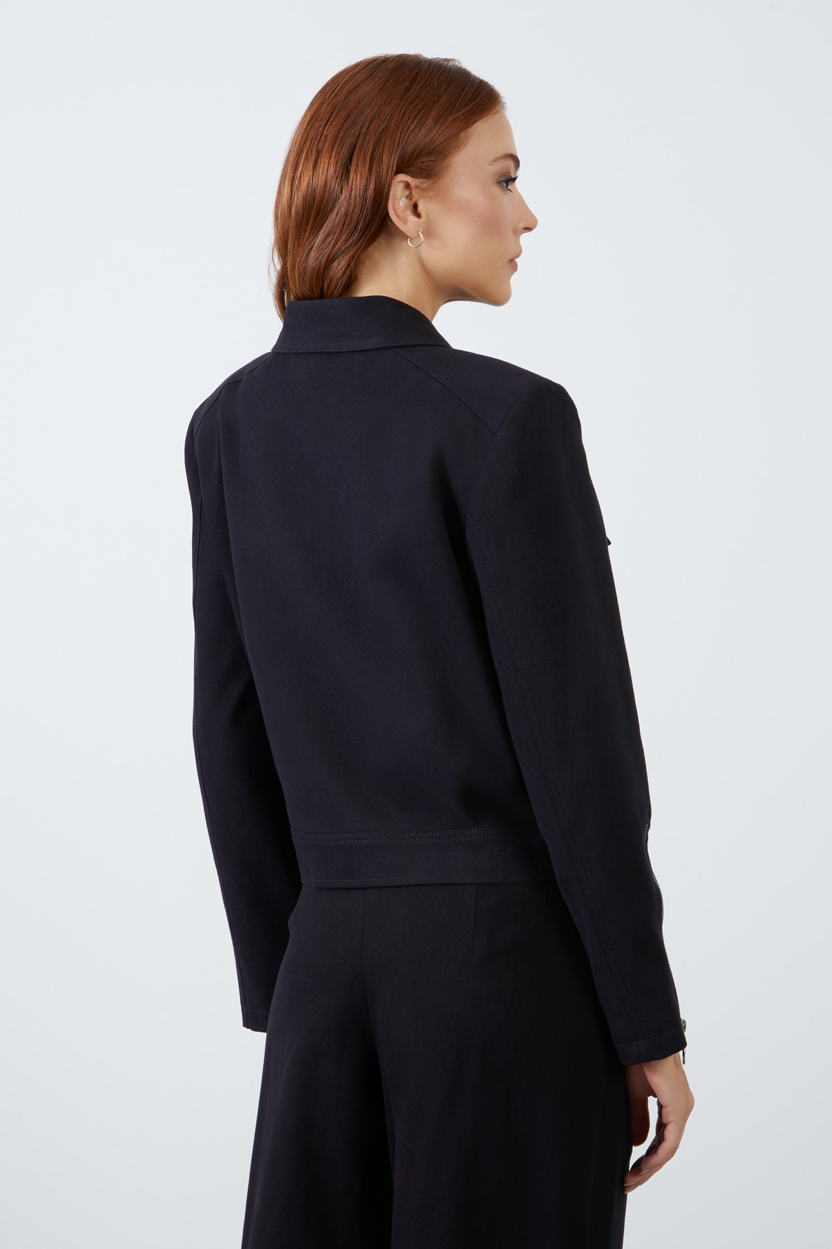 Cep Ve Fermuar Detaylı Siyah Spor Ceket