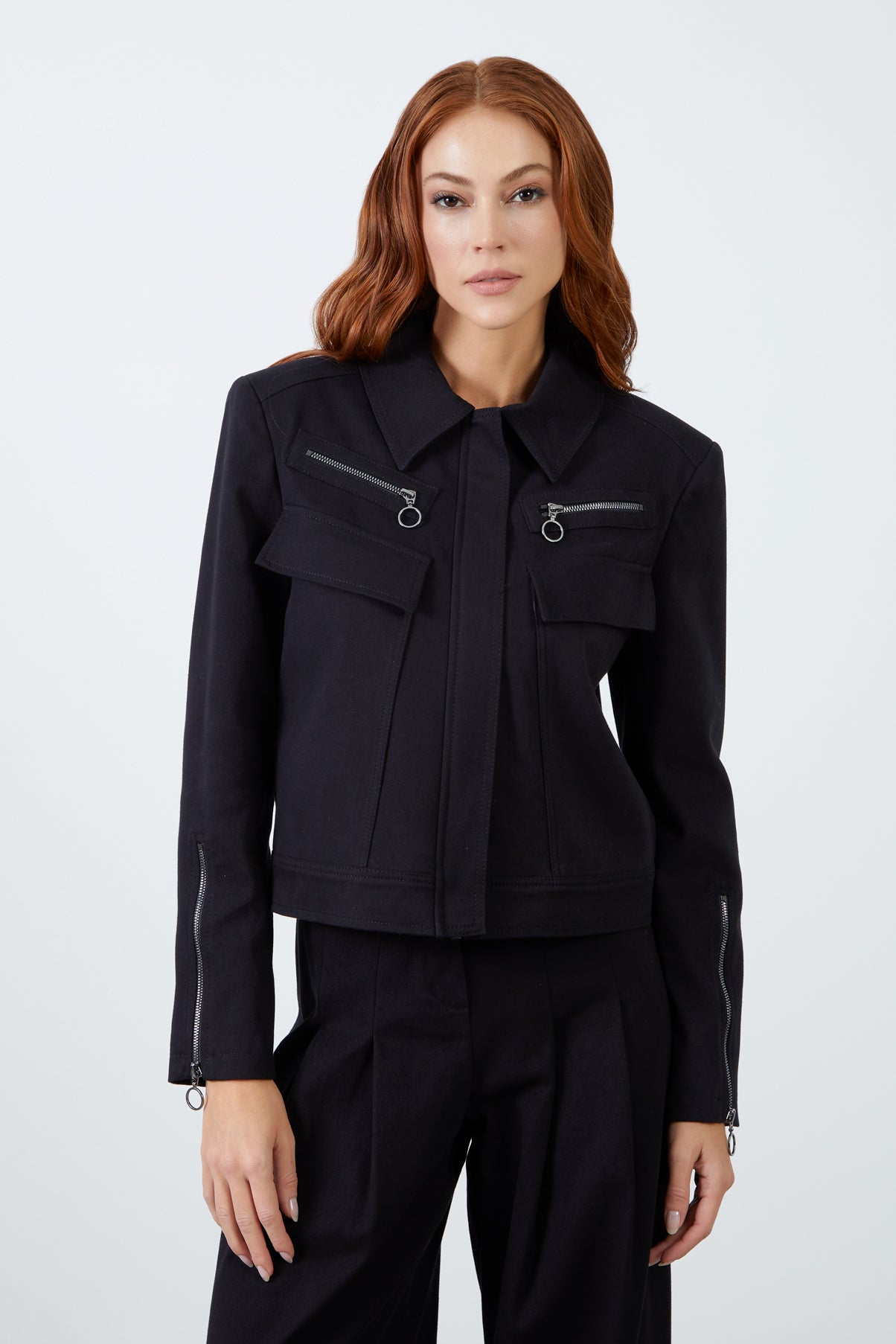 Cep Ve Fermuar Detaylı Siyah Spor Ceket