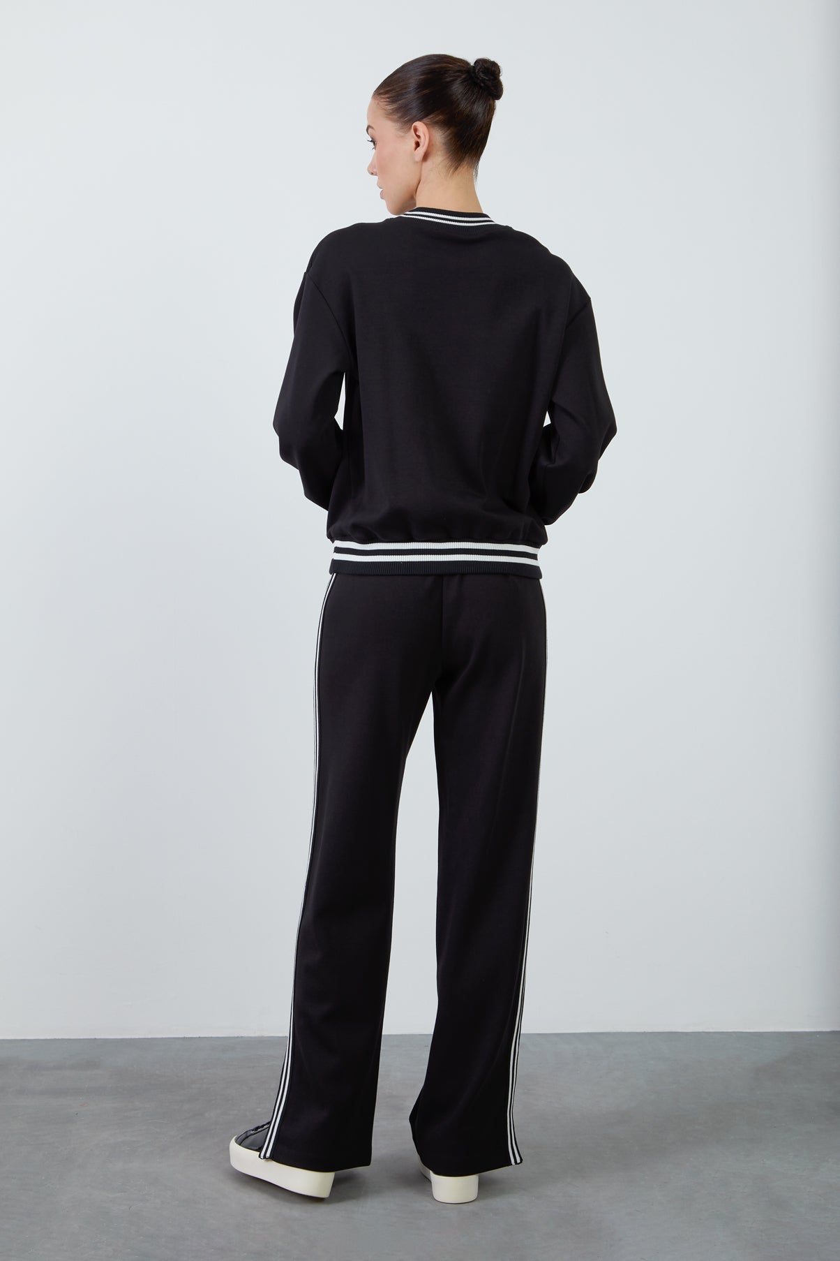 Pantolon Yırtmaçlı Rahat Kesim Eşofman Takımı