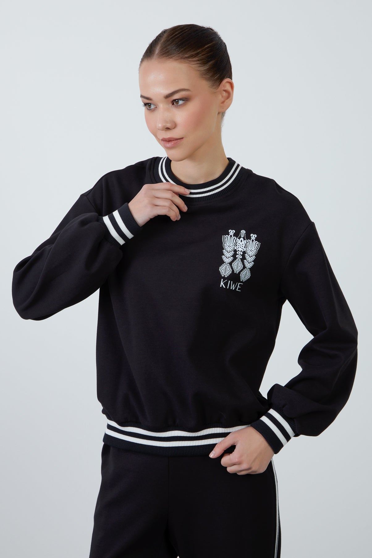 Pantolon Yırtmaçlı Rahat Kesim Eşofman Takımı