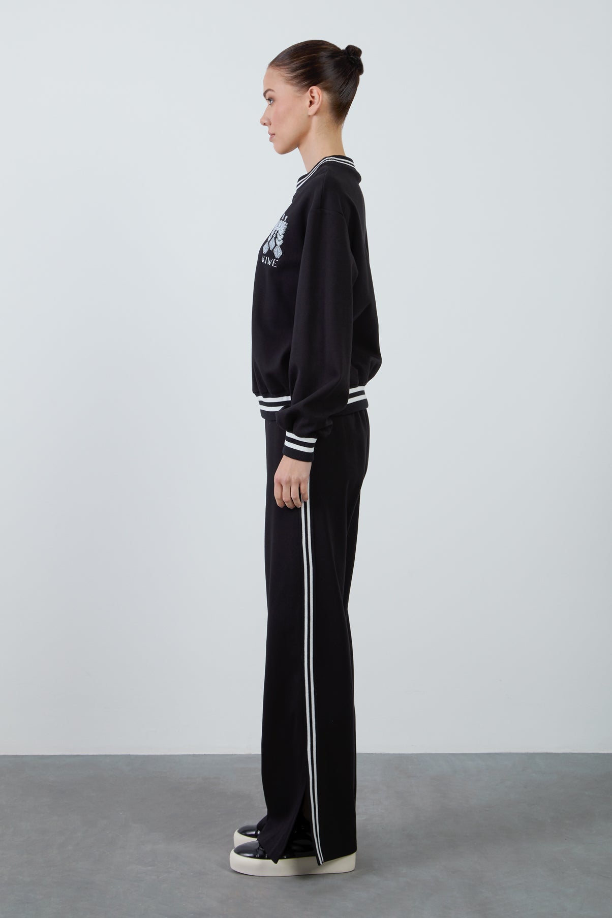 Pantolon Yırtmaçlı Rahat Kesim Eşofman Takımı