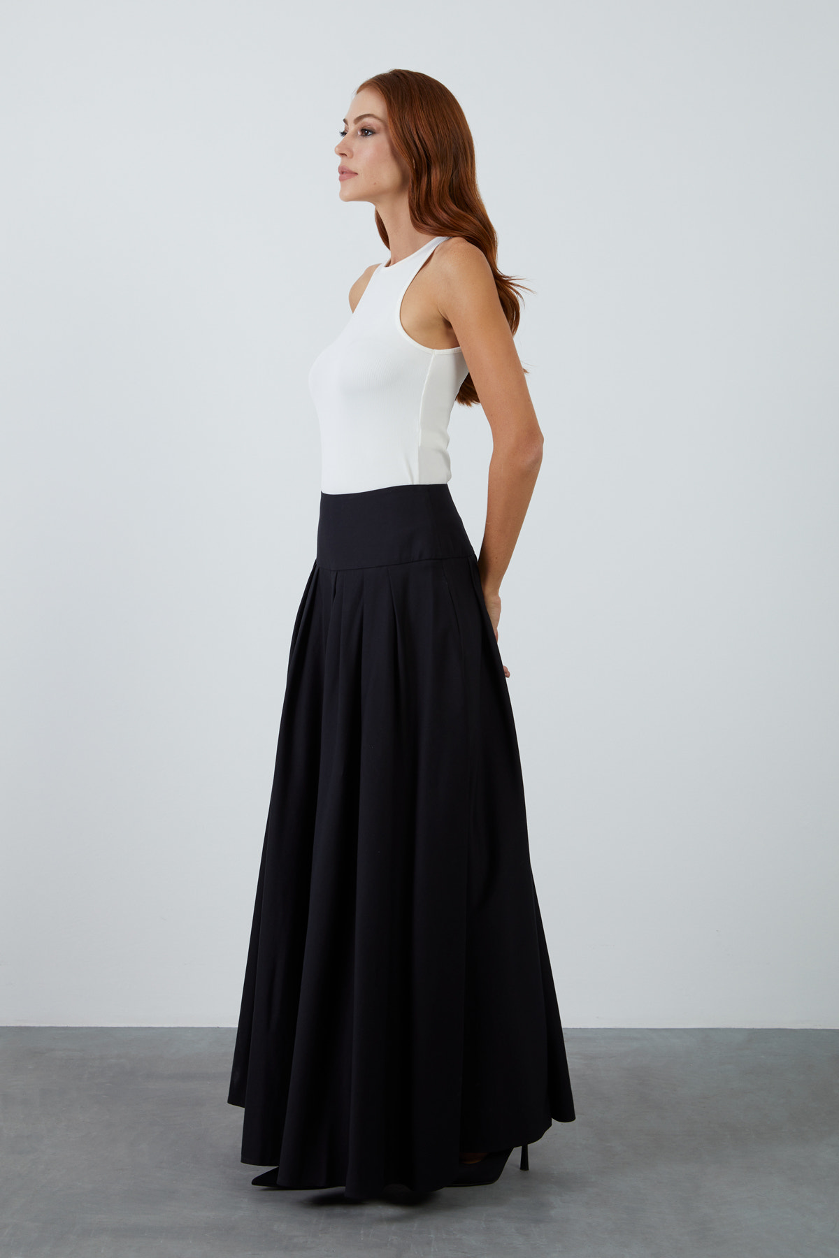 Yüksek Bel Bol Kesim Pileli Yan Cepli Uzun Kloş Etek