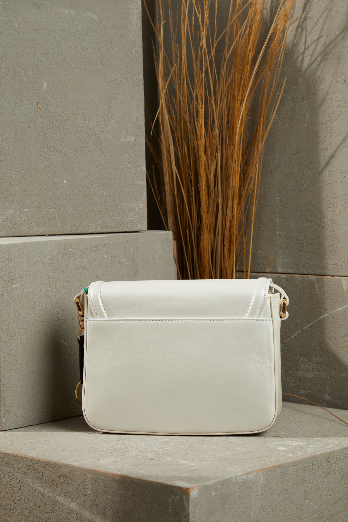 Ayarlanabilir Uzun Saplı Desenli Ekru Deri Çanta