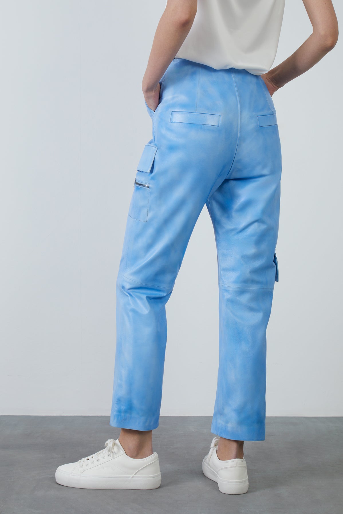 Kuş Gözü Detaylı Yüksek Bel Dar Paça Pantolon