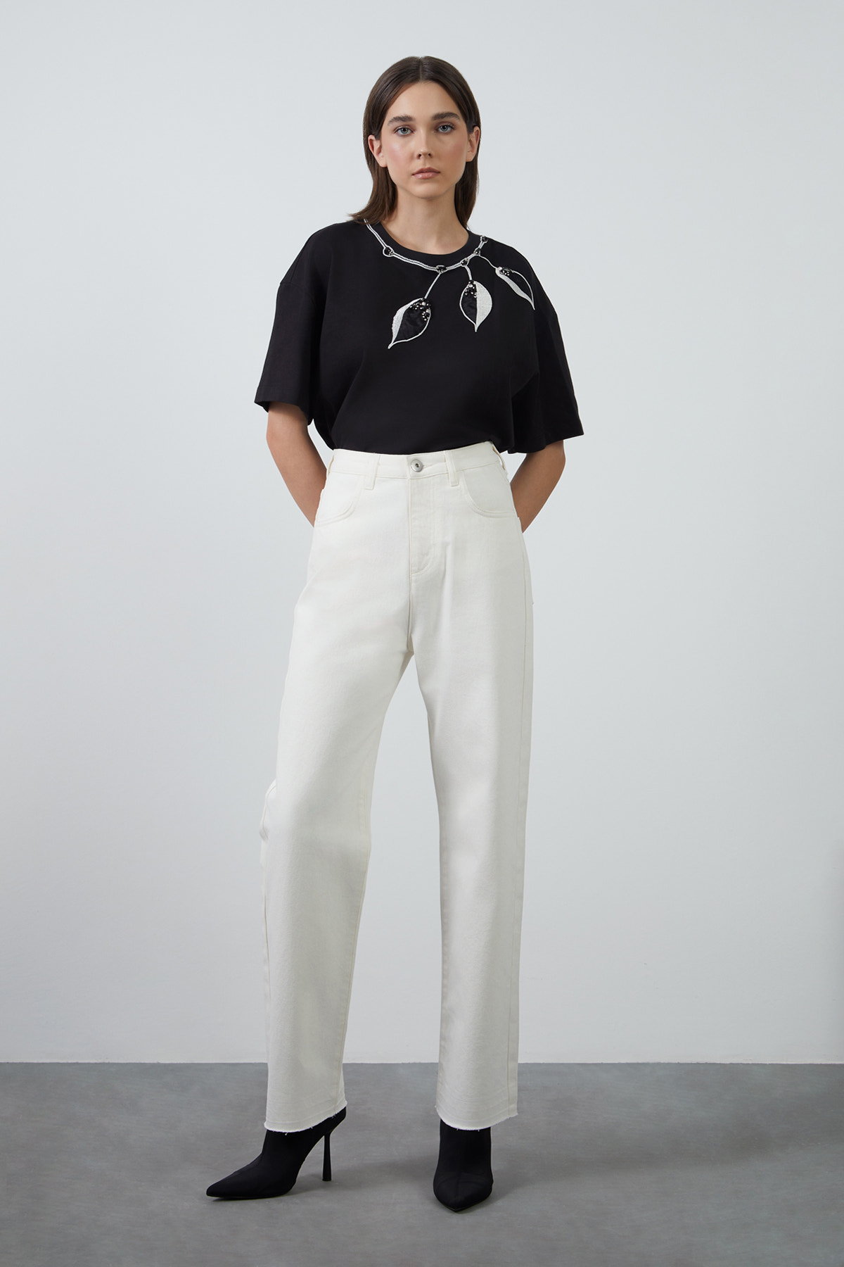 Aksesuar Detaylı Havuç Model Jean Pantolon