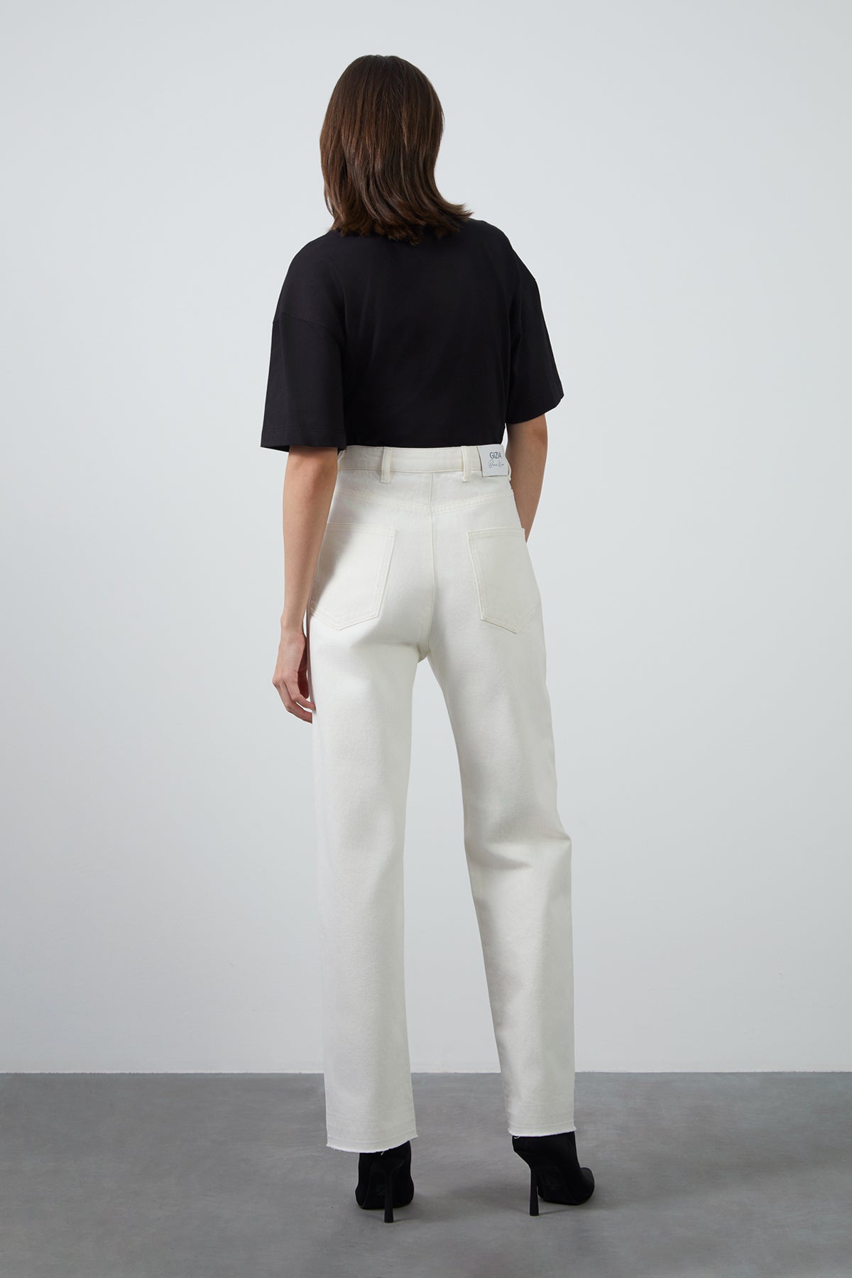 Aksesuar Detaylı Havuç Model Jean Pantolon