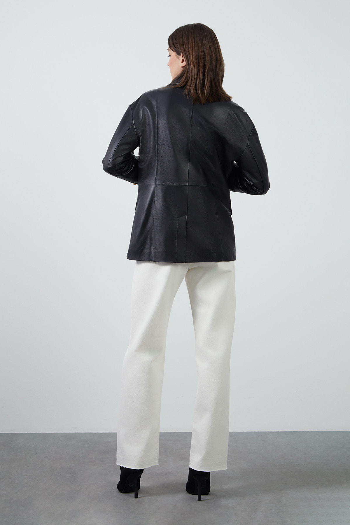 Fermuar Detaylı Düğmeli Deri Ceket