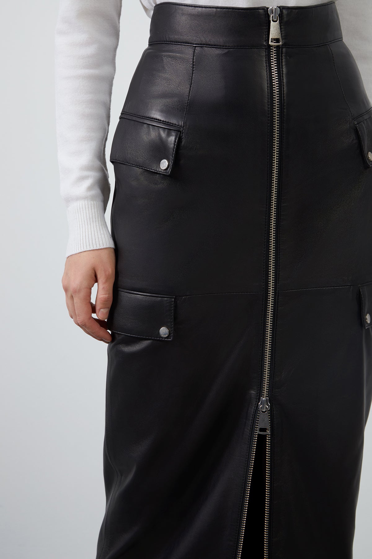 Cep Detaylı Önden Fermuarlı Deri Etek