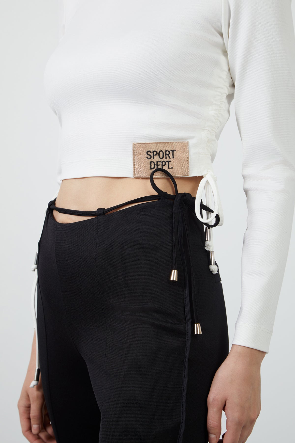 Beli Bağlama Detaylı Ön Paça Yırtmaçlı Pantolon