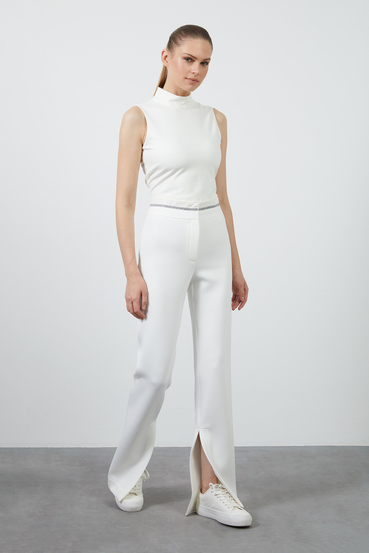 Sim Şerit Detay İç Paça Yırtmaçlı Ekru Eşofman