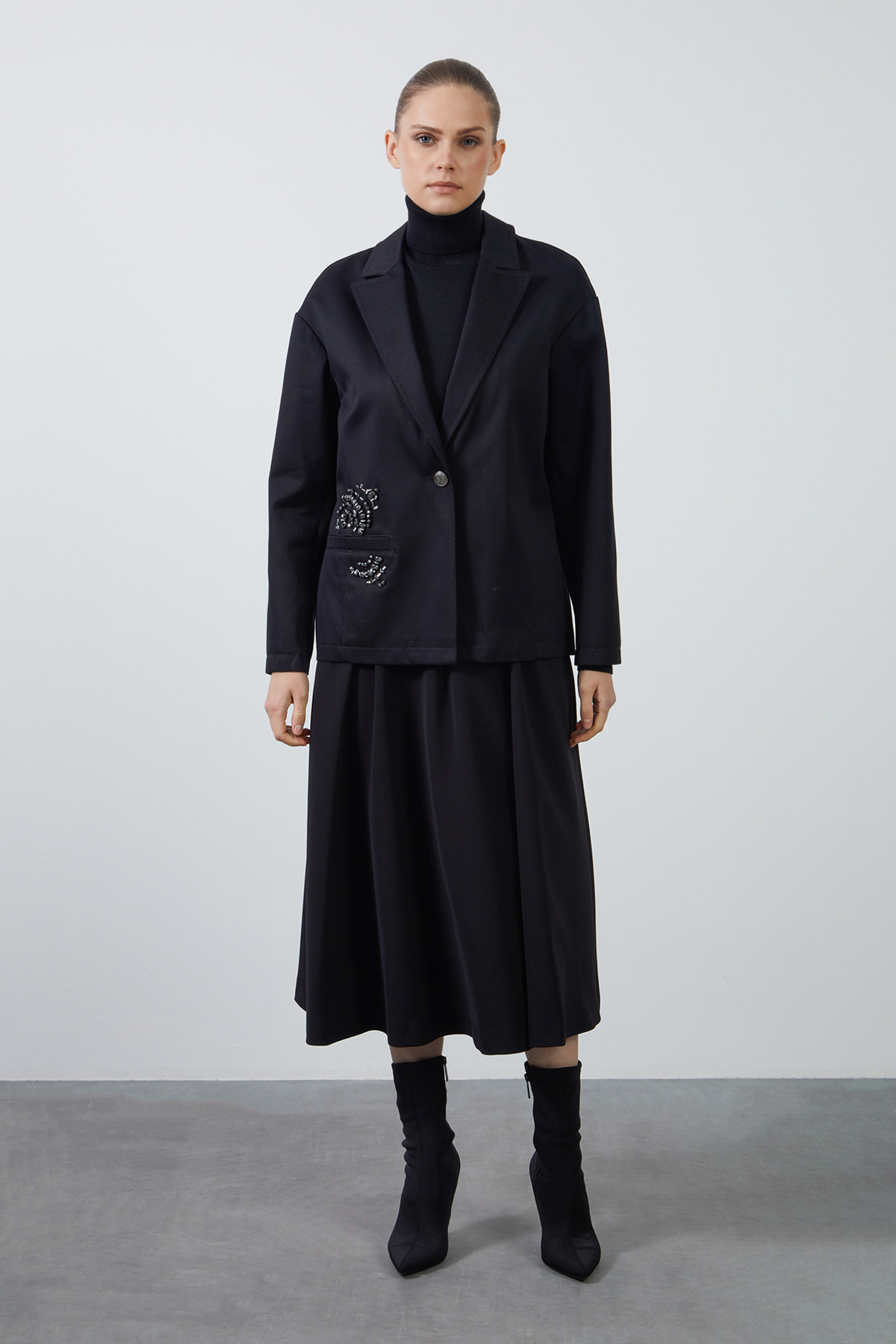 İşleme Detaylı Blazer Ceket