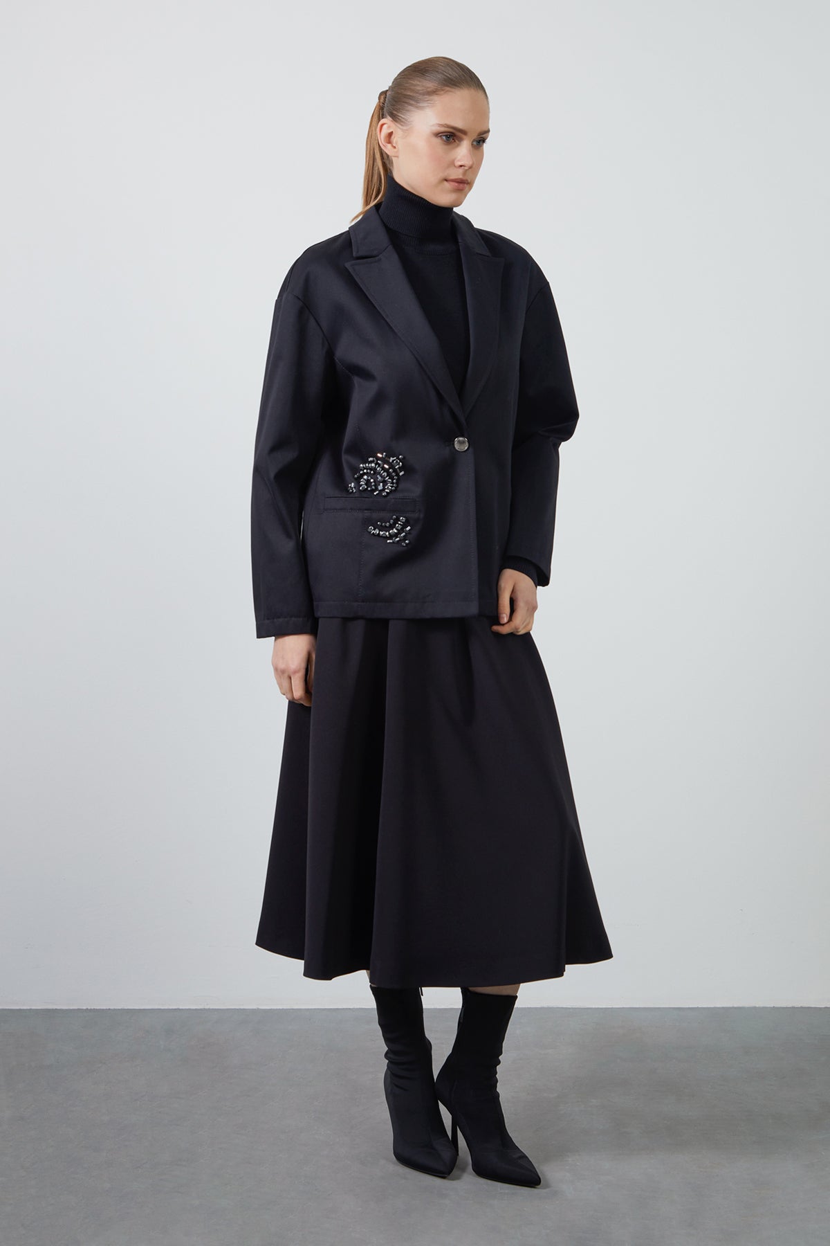 İşleme Detaylı Blazer Ceket