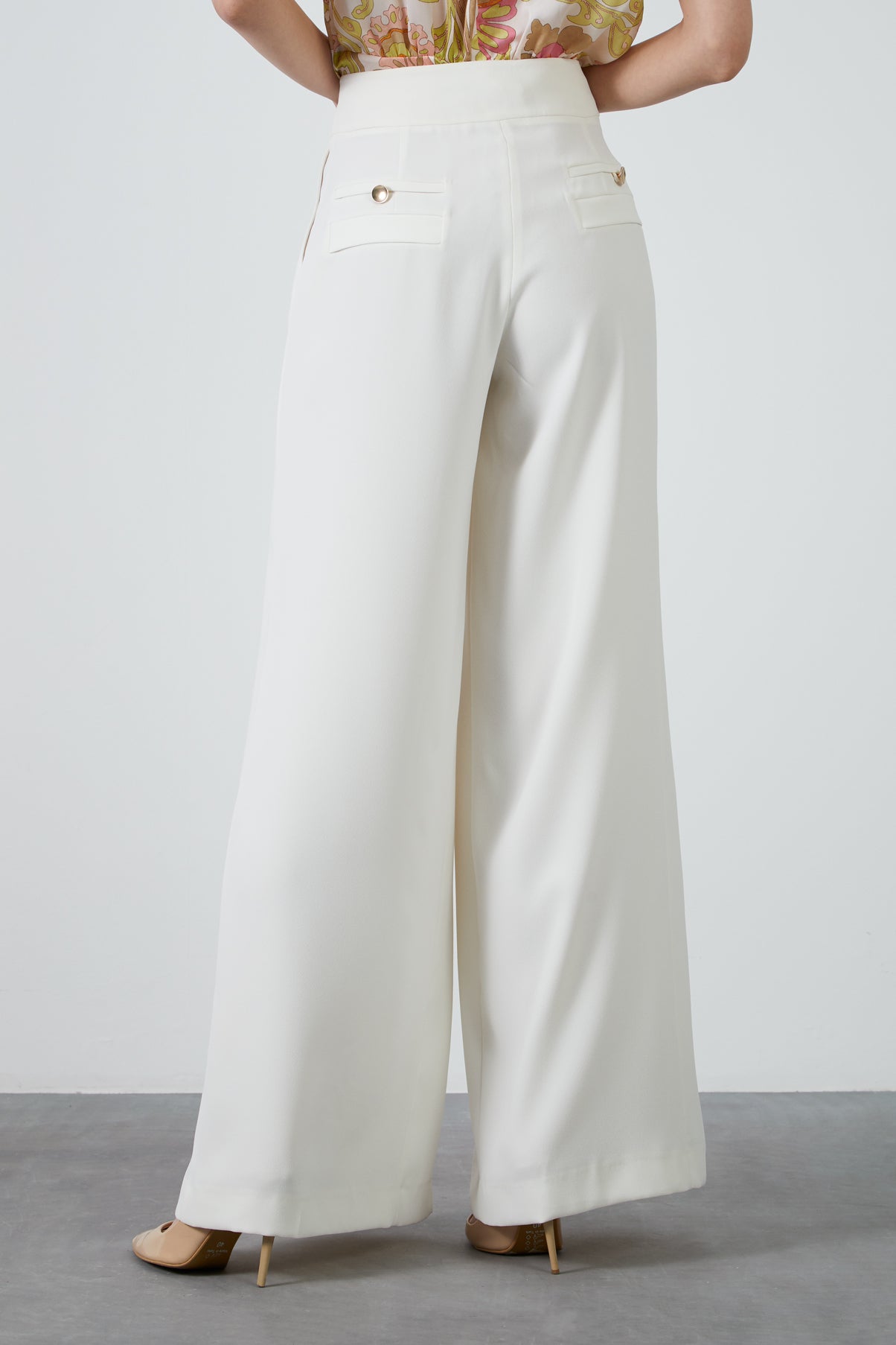 Düğme Detaylı Önden Pilili Pantolon