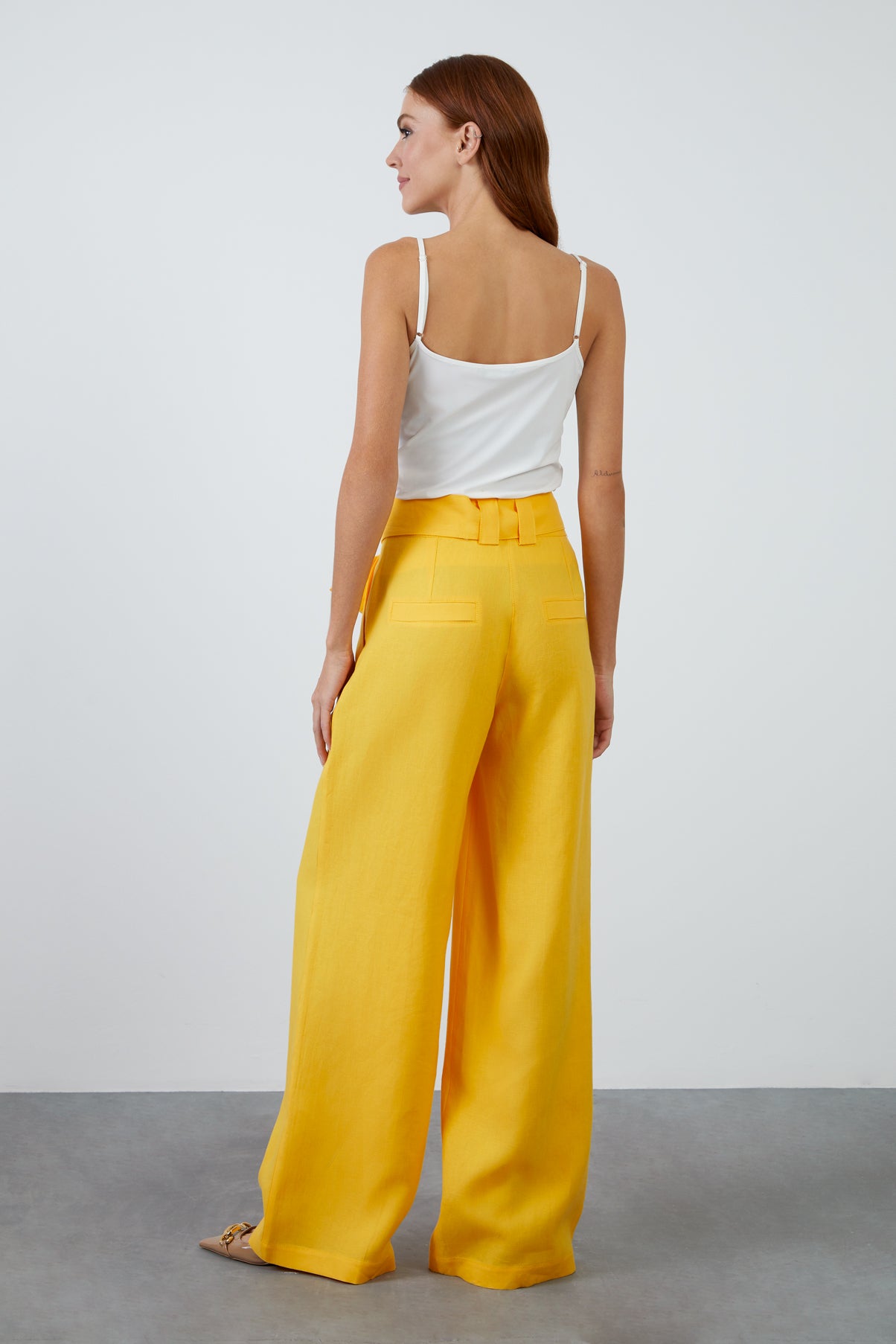 Seyyar Kuşaklı Bol Paça Keten Pantolon