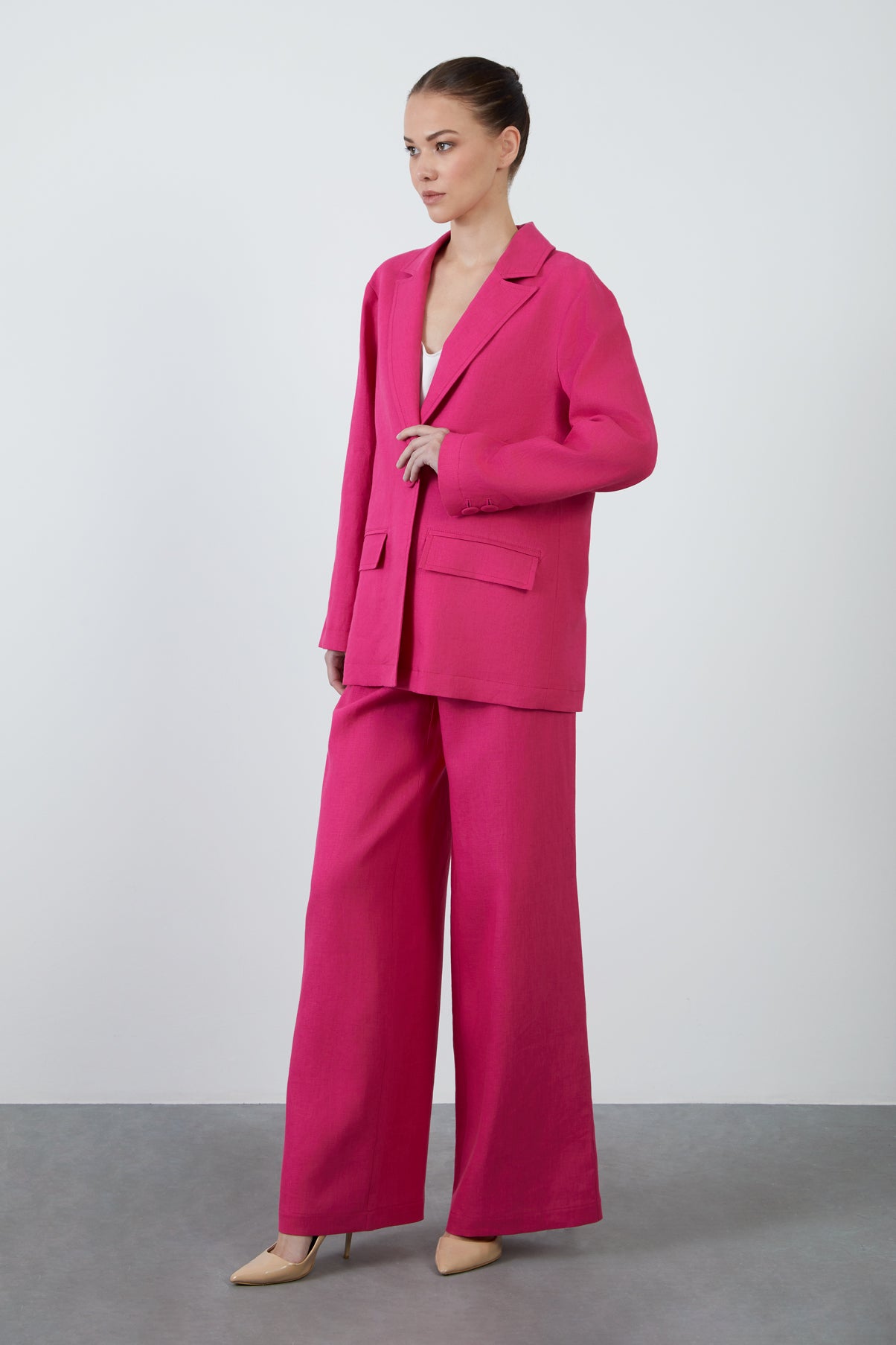 Arkadan Yırtmaçlı Uzun Kollu Koyu Keten Ceket