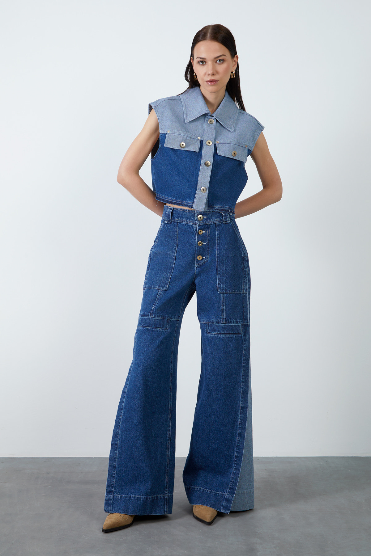 Etiket Detaylı Parçalı Jean Pantolon