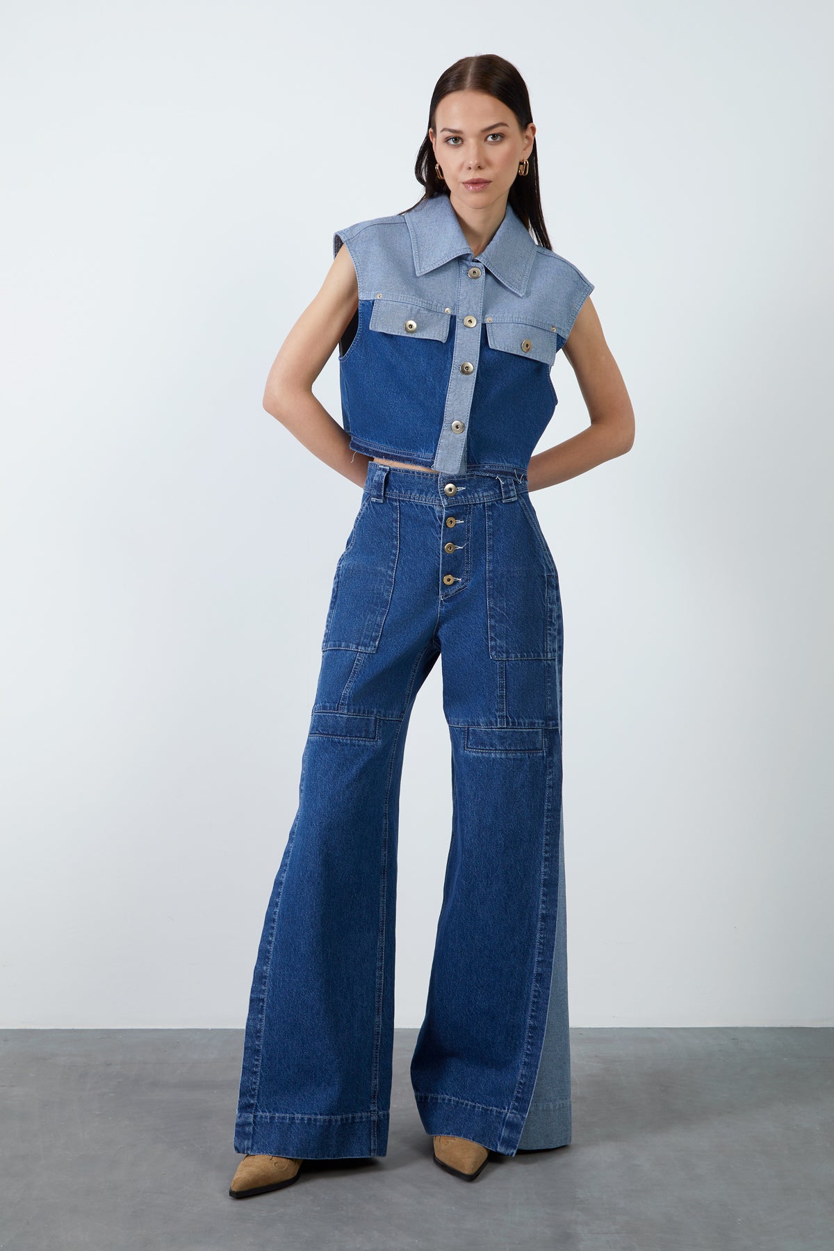 Etiket Detaylı Parçalı Jean Pantolon