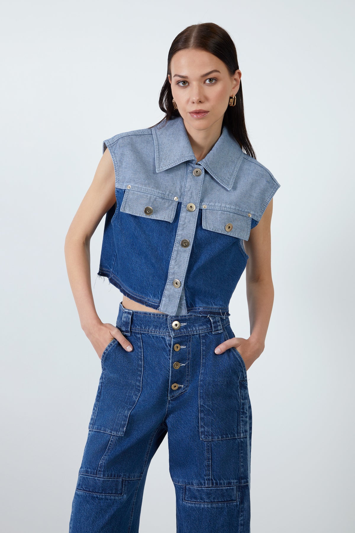 Etiket Detaylı Parçalı Jean Pantolon