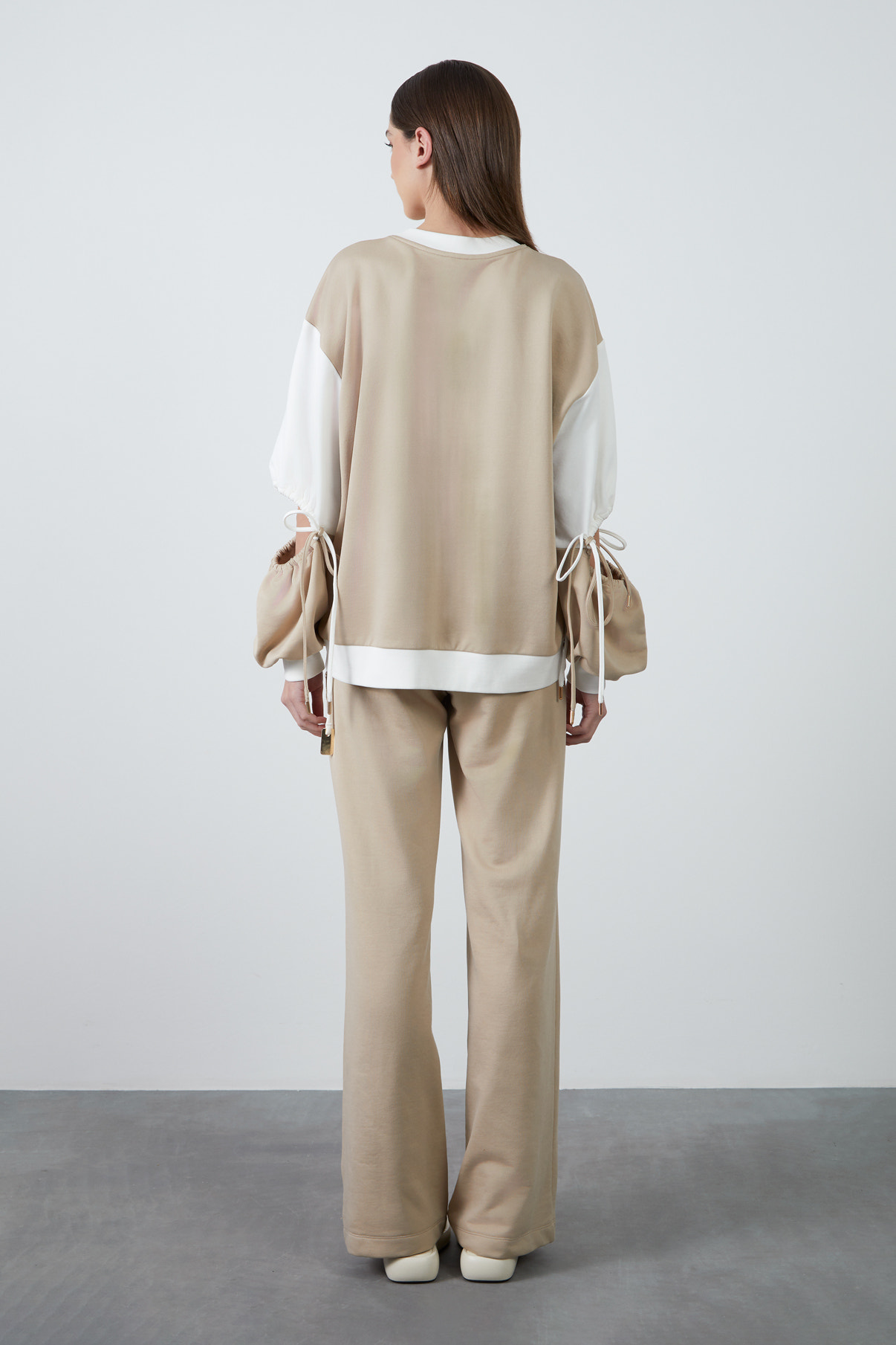 Kolu Büzülebilir Önü Baskılı Sweatshirt