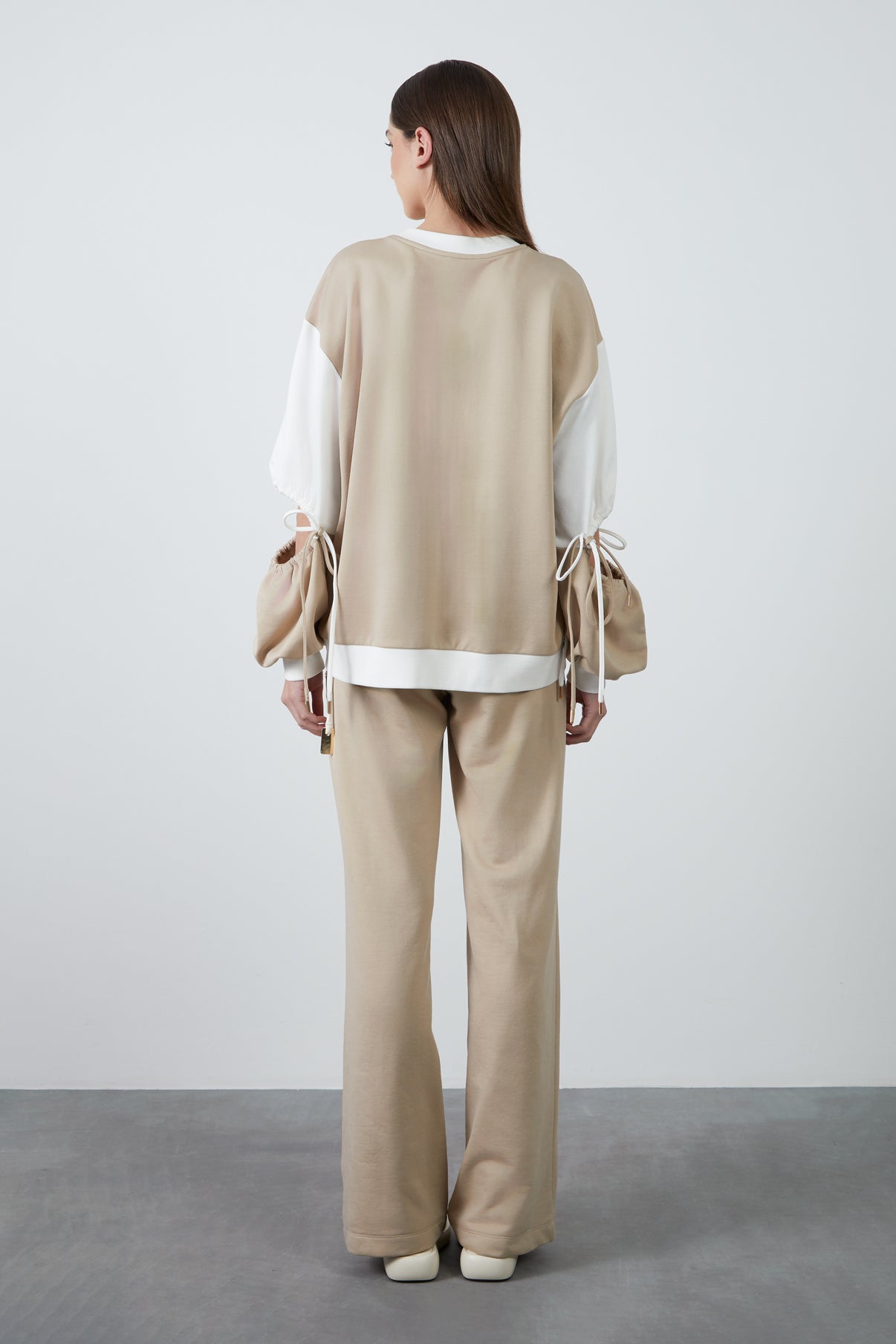 Kolu Büzülebilir Önü Baskılı Sweatshirt