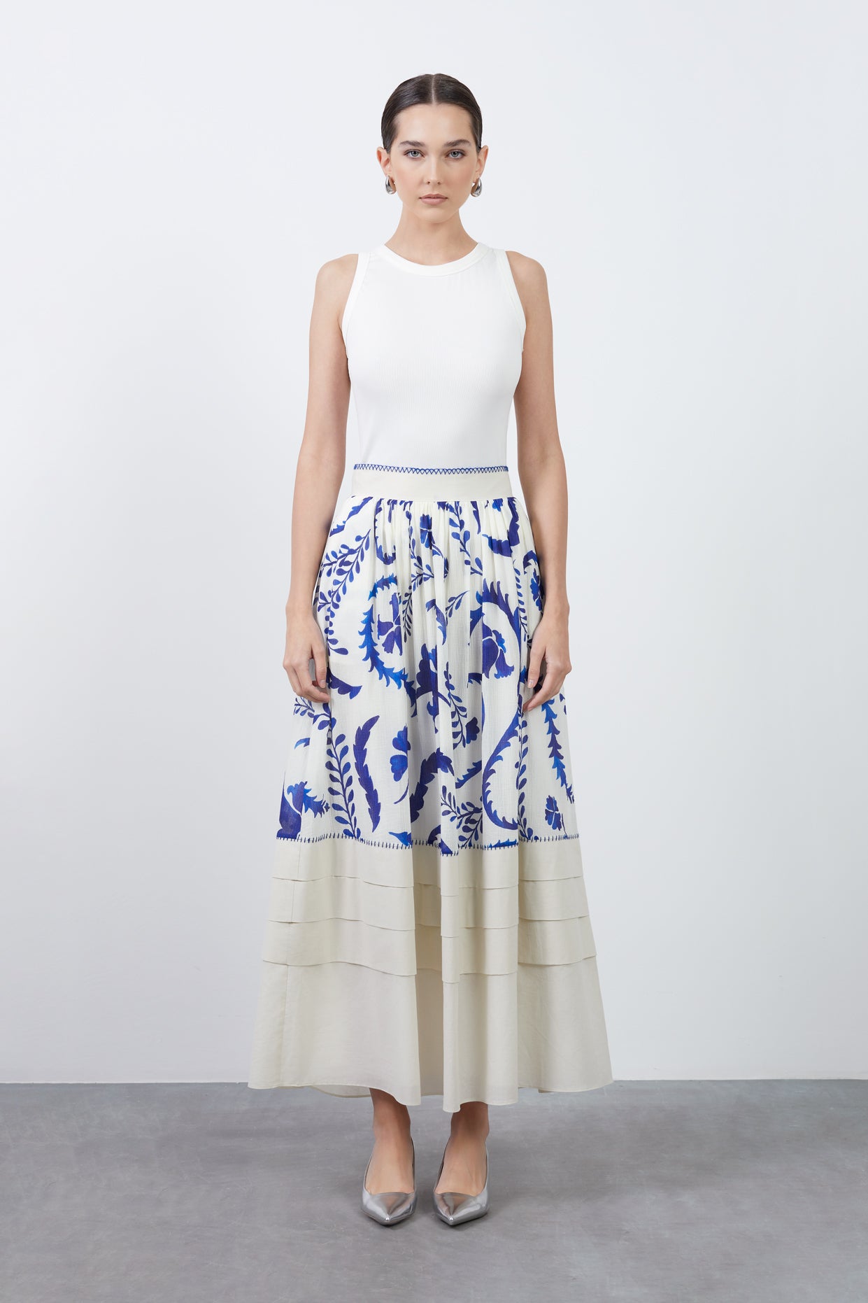 Kemeri Dikiş Detaylı Üst Beden Desenli Uzun Etek