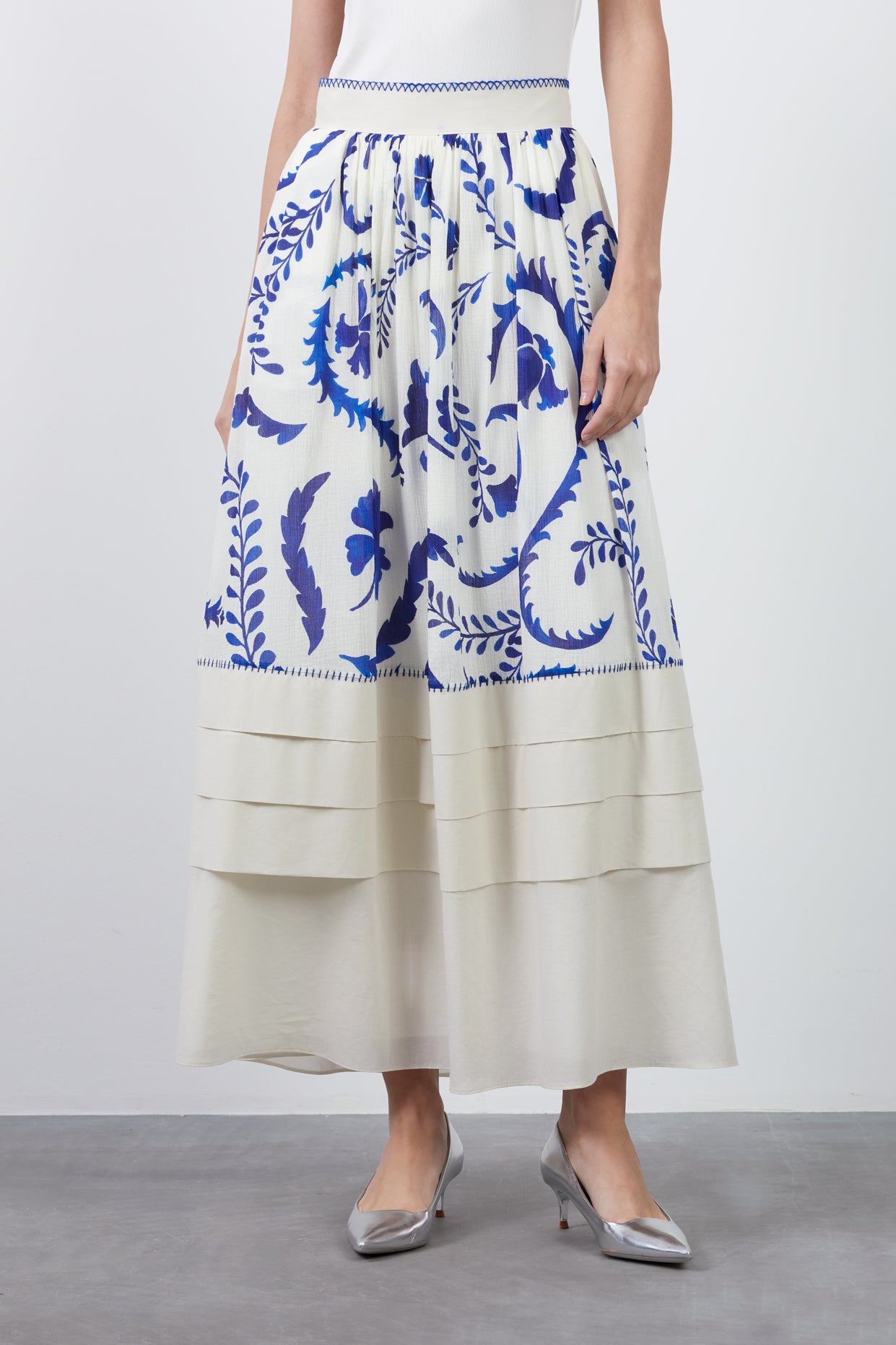 Kemeri Dikiş Detaylı Üst Beden Desenli Uzun Etek