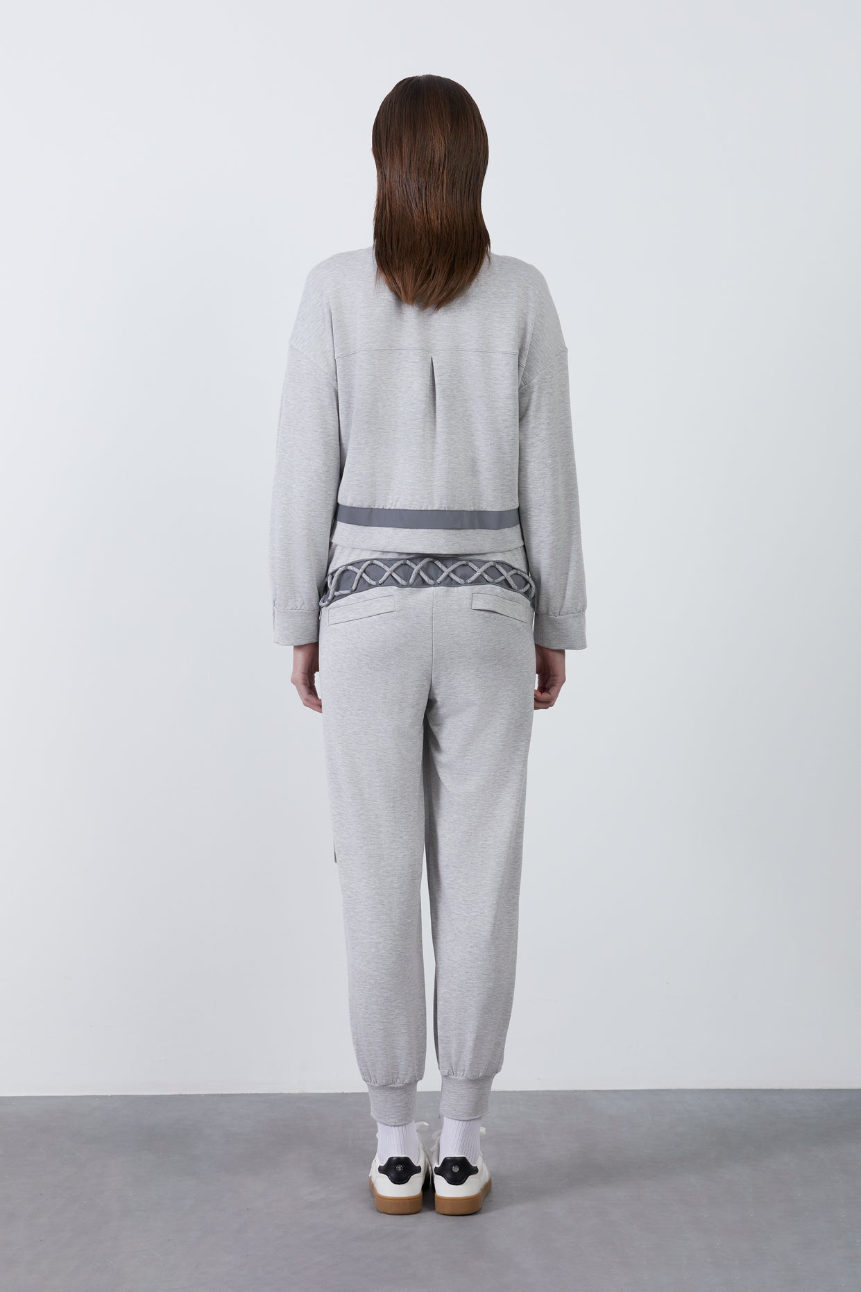 Kordon Detaylı Fermuarlı Ceket