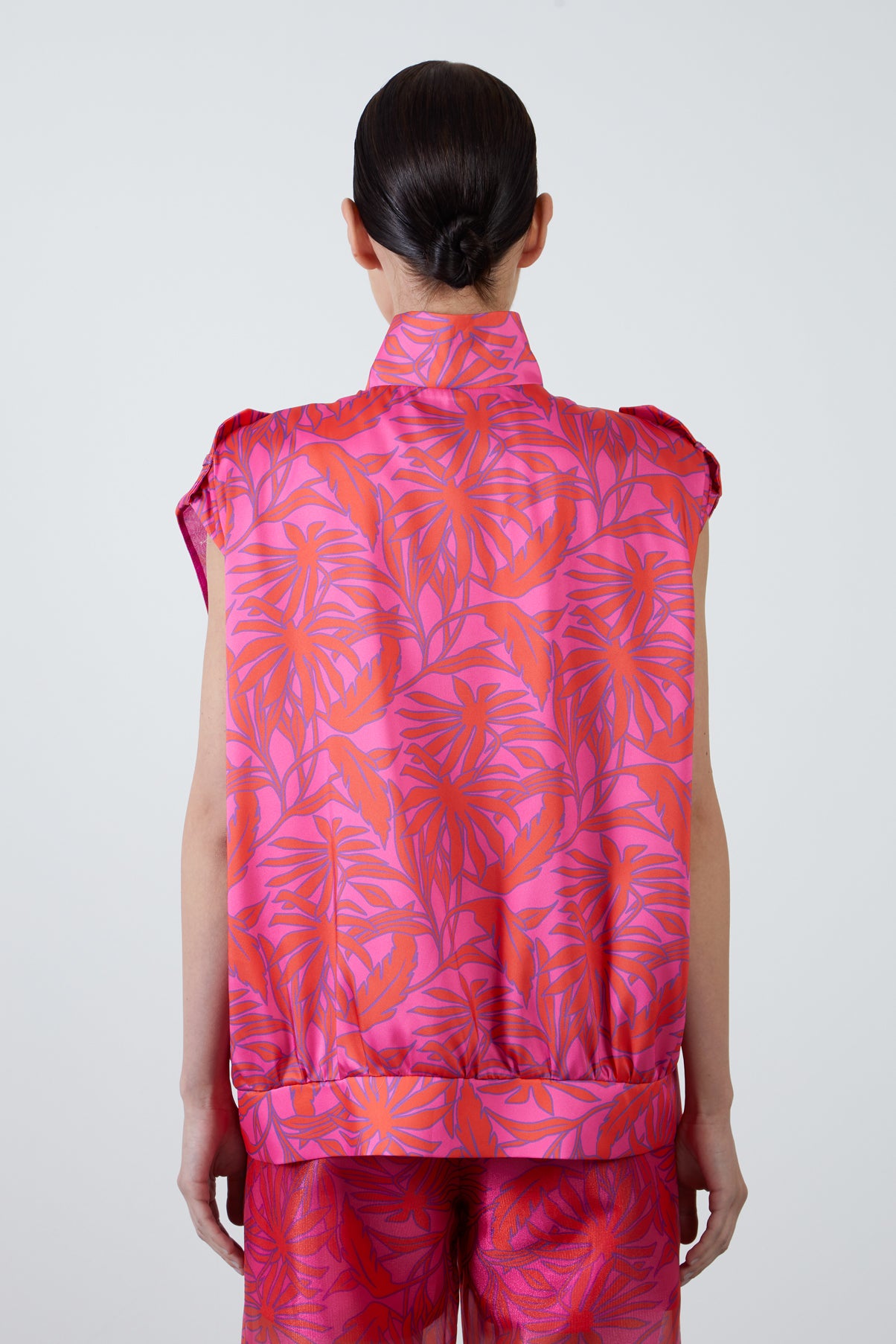 Etiket Detaylı File Astarlı Desenli Yelek