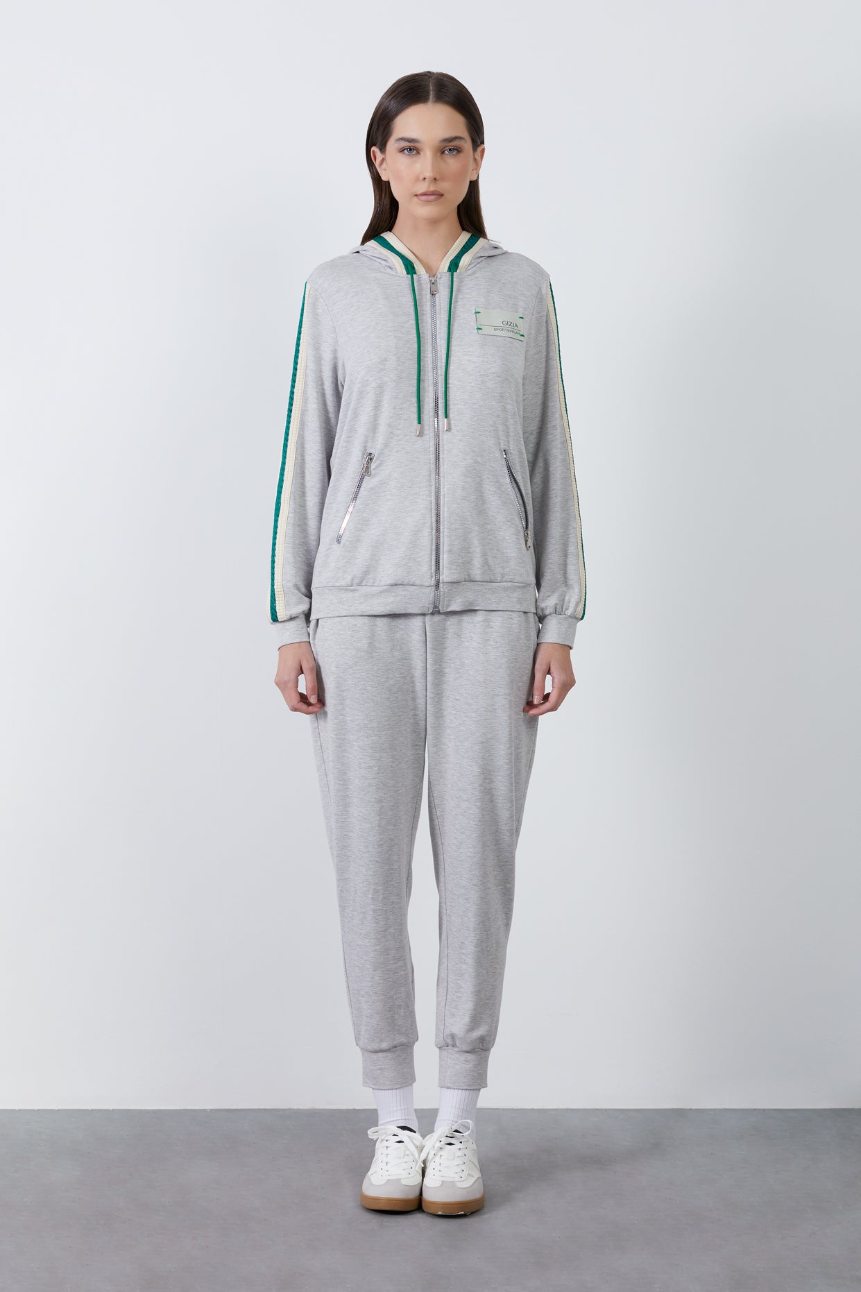 Şerit Detaylı Kapüşonlu Hırka