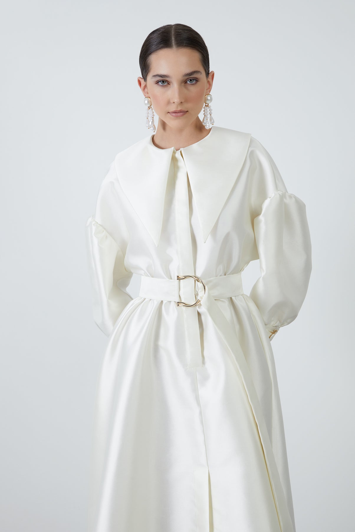 Geniş Yakalı Seyyar Kuşaklı Midi Elbise