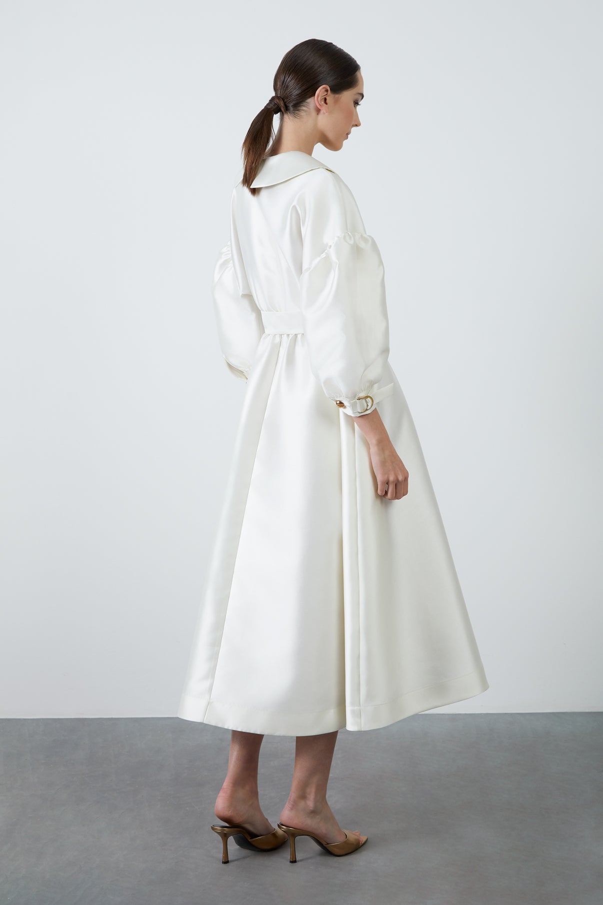 Geniş Yakalı Seyyar Kuşaklı Midi Elbise