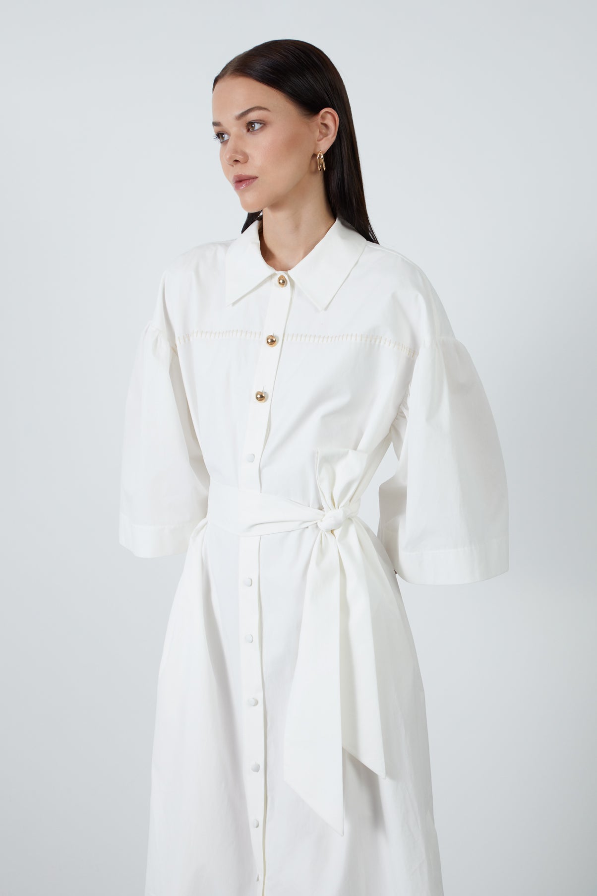 Düğmedetaylı Kuşaklı Poplin Maxi Elbise