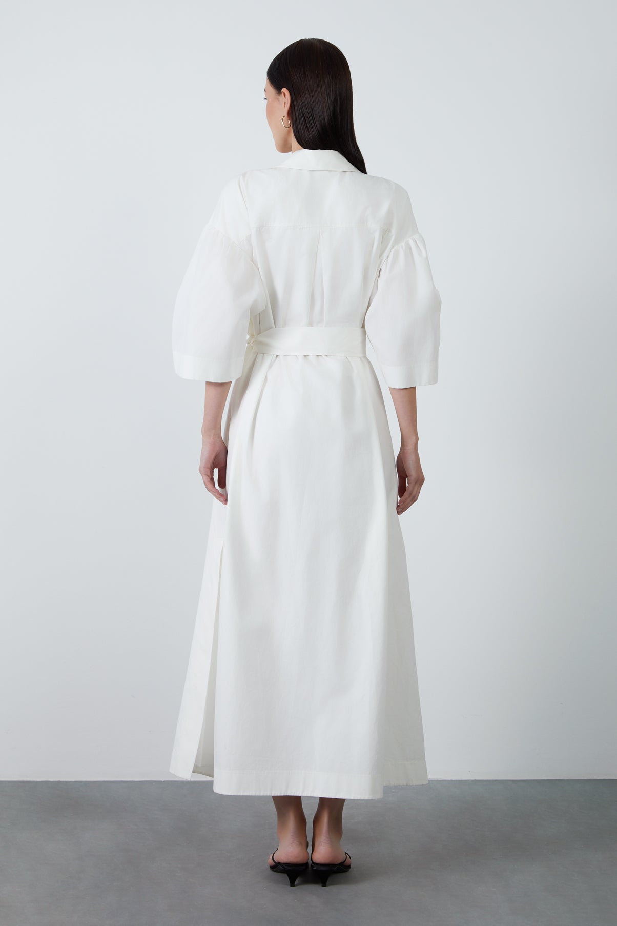 Düğmedetaylı Kuşaklı Poplin Uzun Elbise