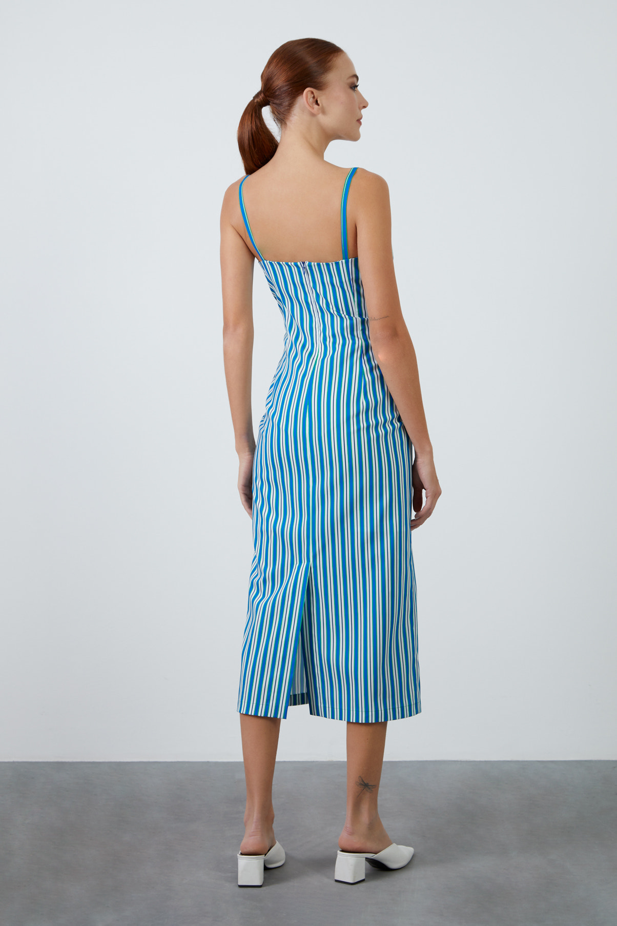 Askılı Biye Detaylı Cepli Midi Elbise