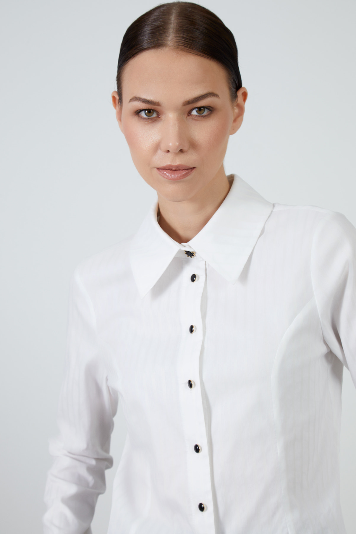 Ön Pat Yırtmaçlı Bele Oturan Kendinden Çizgili Gömlek