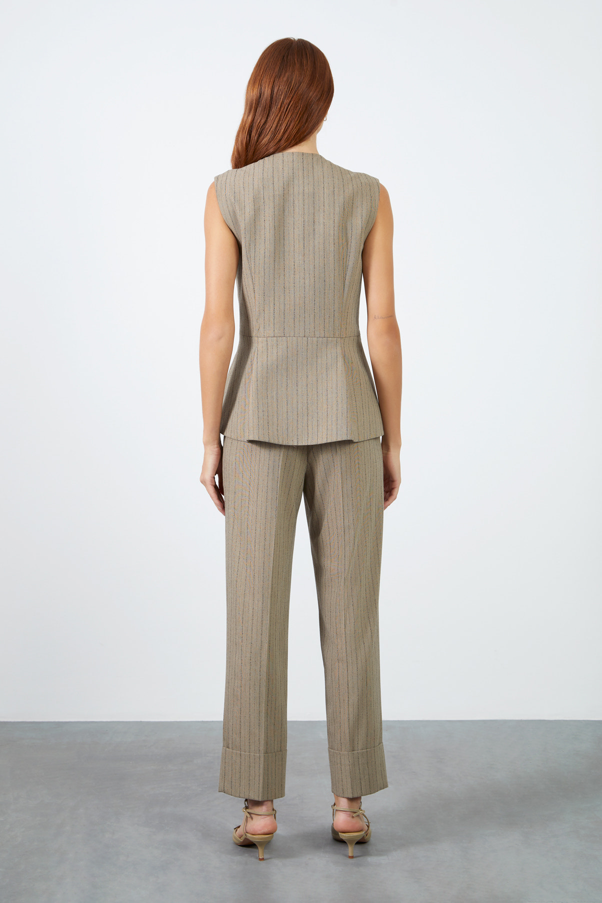 Etek Ucu Pileli Kruvaze Kapamalı Duble Paça Pantolonlu Kahve Takım