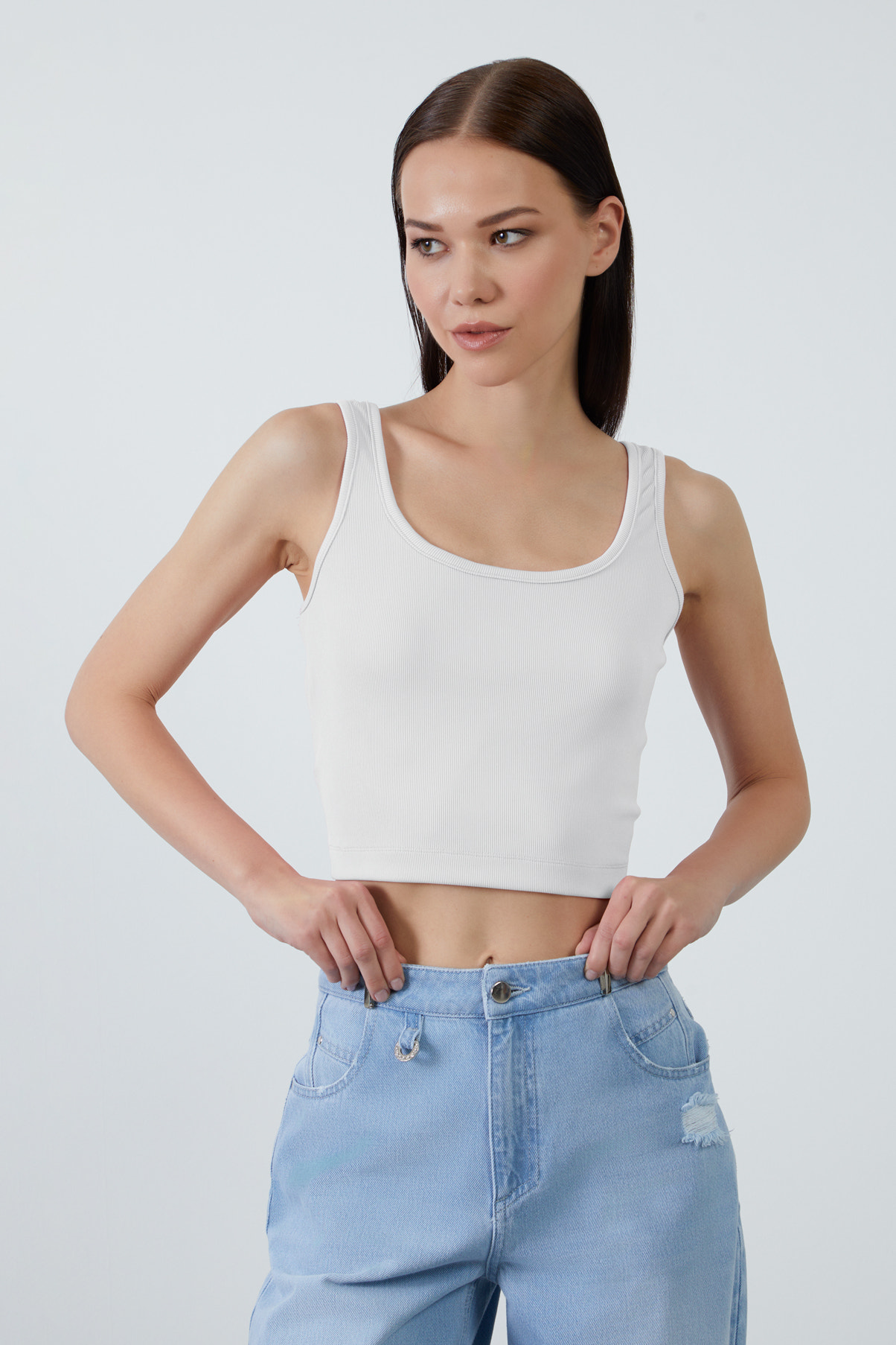 Basıc Askılı V Yaka Mercan Crop Top