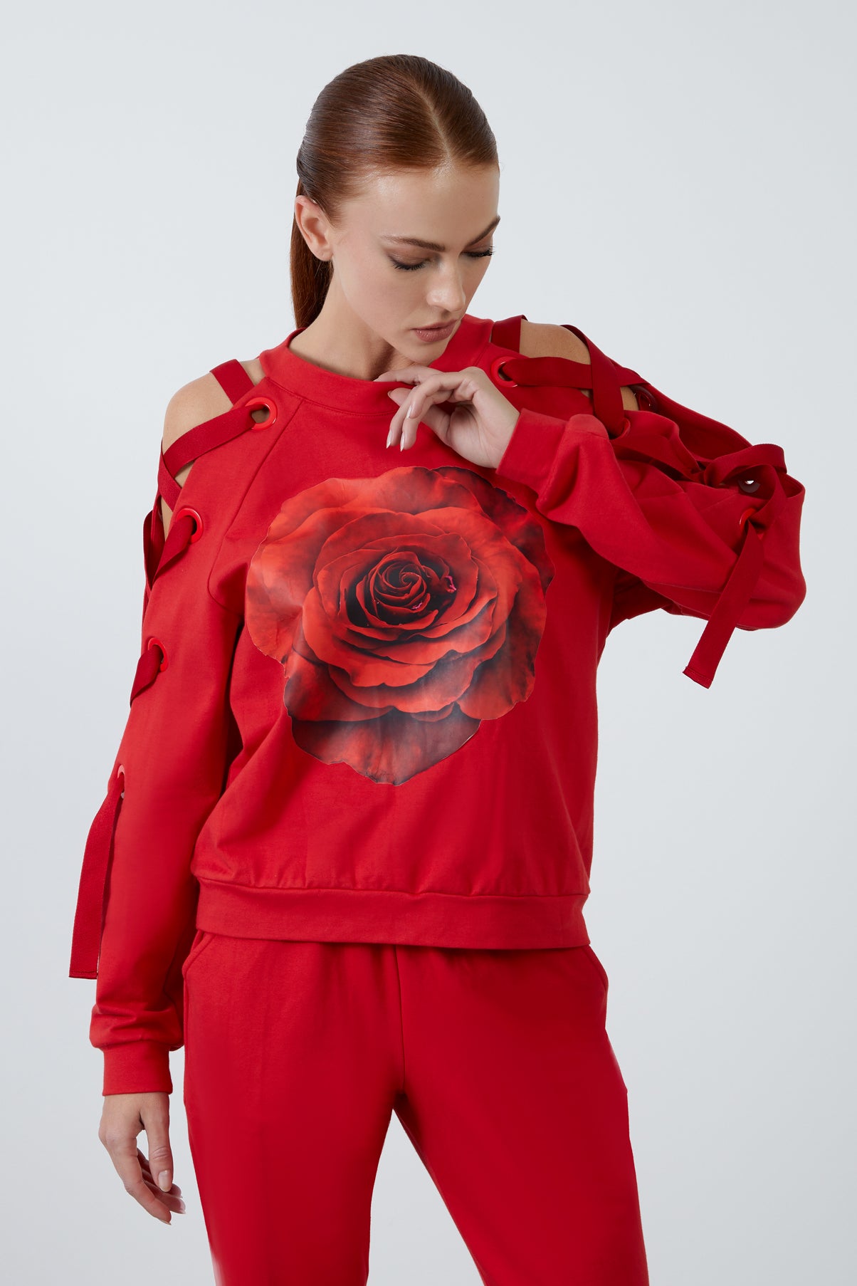 Gül Baskılı Kol Havuç Pantolonlu Eşofman Takımı